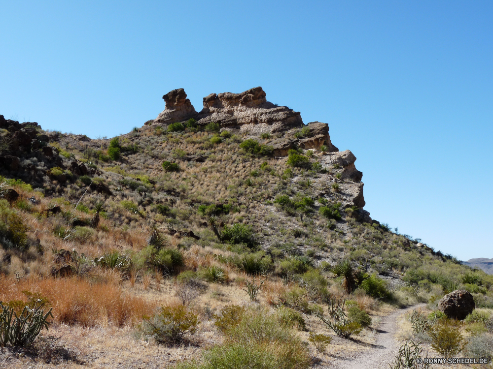 Big Bend National Park Knoll Berg Klippe Landschaft Fels Himmel Stein Reisen Hügel geologische formation Berge Geschichte Tourismus Steigung Antike alt Felsen Festung Sommer Aufstieg Park felsigen im freien Spitze im freien Wildnis landschaftlich Schloss Szenerie Ringwall Gras Urlaub nationalen Wahrzeichen Architektur Grab Wolken Linie hoch natürliche Mauer Ruine Geologie Bäume Tourist Steine Gebäude Bau Turm Ruine Sand Baum Wolke Ziel historischen Rau Tal Sonne Wandern Landschaften Tag außerhalb Wasser Hochland Wild Wald Panorama Meer Bereich Wüste Denkmal berühmte Schlucht Urlaub Festung Sandstein Bildung Wanderung Szene Kultur Land mittelalterliche Küste Nach oben Megalith Sonnenlicht Fluss Gedenkstätte Entwicklung des ländlichen Land knoll mountain cliff landscape rock sky stone travel hill geological formation mountains history tourism slope ancient old rocks fortress summer ascent park rocky outdoors peak outdoor wilderness scenic castle scenery rampart grass vacation national landmark architecture grave clouds line high natural wall ruins geology trees tourist stones building construction tower ruin sand tree cloud destination historic rough valley sun hiking scenics day outside water highland wild forest panoramic sea range desert monument famous canyon holiday fort sandstone formation hike scene culture land medieval coastline top megalith sunlight river memorial rural country