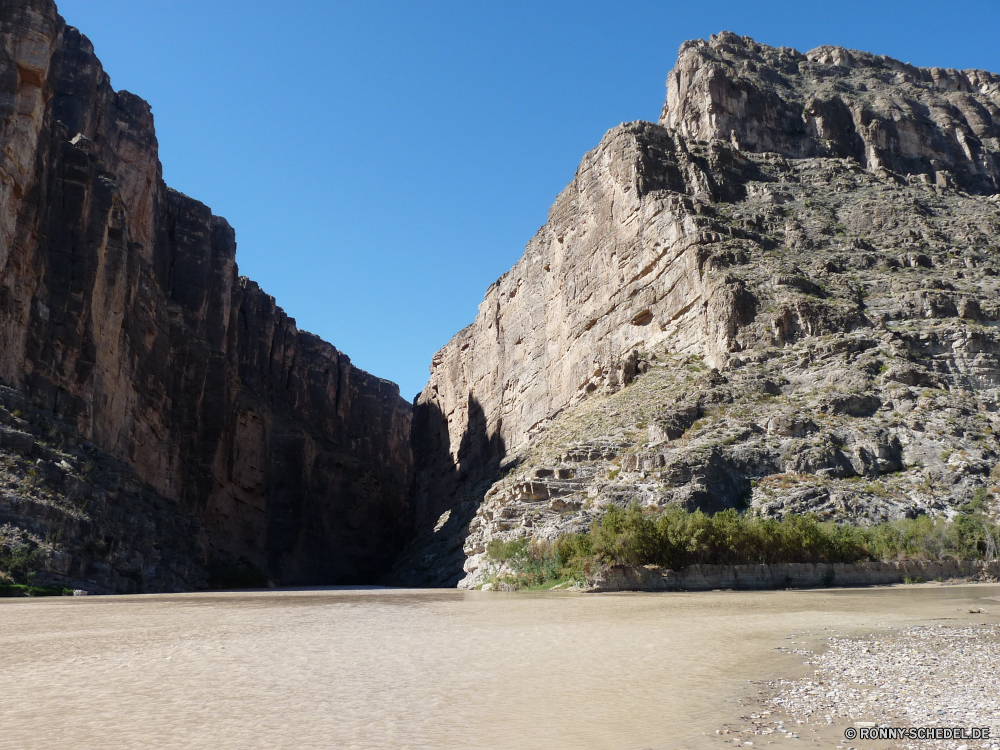 Big Bend National Park Klippe geologische formation Fels Landschaft Berg Schlucht Stein Reisen Tourismus Himmel Felsen Park Höhle landschaftlich Tal Berge Wasser nationalen Sommer Wüste Sandstein im freien Urlaub Meer Hügel im freien Wildnis felsigen natürliche Küste Steine Ziel Fluss Klippen Szene Geologie Mauer Festung Wolken Tourist Schlucht Wahrzeichen Sand Strand Bereich Antike Geschichte Panorama Umgebung Baum Landschaften Urlaub Schloss Panorama Wald hoch Ozean Tag Bäume Spitze Farbe Küste alt Bildung Wandern Bereich Ringwall Bucht Vorgebirge Insel Szenerie natürliche depression Sonnenlicht Formationen Sonne geologische reservieren Wild Gras Architektur Ufer natürliche Höhe Aushöhlung Touristische niemand Welle Attraktion Stream Grat Nach oben Steigung Struktur historischen ruhige cliff geological formation rock landscape mountain canyon stone travel tourism sky rocks park cave scenic valley mountains water national summer desert sandstone outdoors vacation sea hill outdoor wilderness rocky natural coast stones destination river cliffs scene geology wall fortress clouds tourist ravine landmark sand beach range ancient history panoramic environment tree scenics holiday castle panorama forest high ocean day trees peak color coastline old formation hiking area rampart bay promontory island scenery natural depression sunlight formations sun geological reserve wild grass architecture shore natural elevation erosion touristic nobody wave attraction stream ridge top slope structure historic tranquil