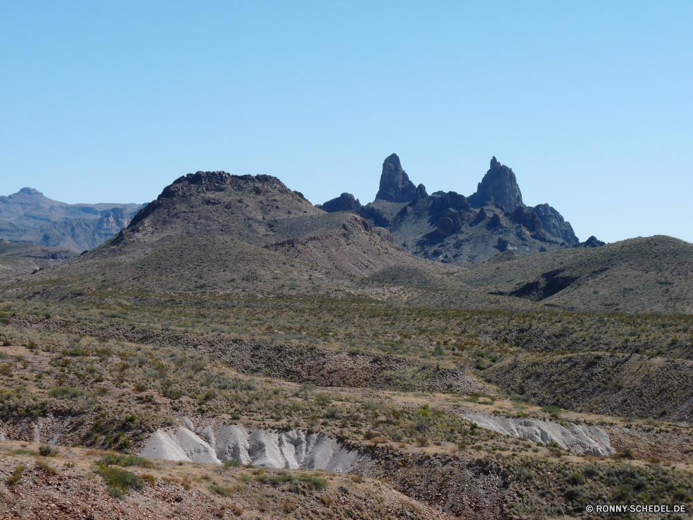 Big Bend National Park Berg Knoll Landschaft Berge Himmel Aufstieg Hochland Steigung Bereich Spitze Fels Reisen Park Wildnis Hügel Szenerie Tourismus Wüste Tal nationalen landschaftlich im freien im freien Vulkan Felsen Wolken Stein Sommer Panorama Schnee Gras Wild Wald Wolke Linie Land Fluss Baum felsigen Wandern Wasser Sand Klippe Geologie Umgebung Urlaub hoch natürliche Höhe geologische formation bewölkt Insel Tag Gletscher übergeben Hügel Abenteuer Szene See Sonne majestätisch trocken Ökologie Ozean Horizont Farbe Bäume Schlucht vulkanische Mount natürliche Norden Landschaften Urlaub Landschaft Herbst karge Grat Meer Klettern Landschaften Gelände Extreme Pflanzen Krater Braun Ruhe Straße Wahrzeichen Vorgebirge Frühling niemand mountain knoll landscape mountains sky ascent highland slope range peak rock travel park wilderness hill scenery tourism desert valley national scenic outdoors outdoor volcano rocks clouds stone summer panorama snow grass wild forest cloud line land river tree rocky hiking water sand cliff geology environment vacation high natural elevation geological formation cloudy island day glacier pass hills adventure scene lake sun majestic dry ecology ocean horizon color trees canyon volcanic mount natural north scenics holiday countryside autumn barren ridge sea climb landscapes terrain extreme plants crater brown calm road landmark promontory spring nobody