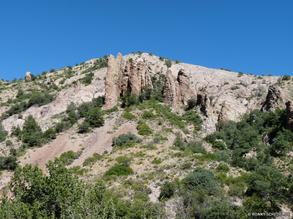 Big Bend National Park Berg Fels Landschaft Linie Stein Himmel Berge Reisen Klippe Knoll Hügel Tourismus Felsen Geschichte landschaftlich Antike felsigen alt Sommer Tal im freien Bereich im freien Wolken Wildnis Park Steigung Baum hoch Wahrzeichen Szenerie Gras Urlaub geologische formation Tourist historischen Spitze Aufstieg Bäume Schloss Landschaften Mauer nationalen Tag Schlucht Meer natürliche Steine Wald Landschaft Architektur Küste Urlaub Ruine sonnig Ziel Fluss Ruine Entwicklung des ländlichen Sonne Erbe Panorama Wolke Süden Wasser Pflanze Sonnenlicht Farbe Gebäude Geologie Hügel Wanderweg außerhalb Bau Megalith Alp Stadt Struktur Bildung Szene Wandern Kultur Bewuchs Panorama historische Küste Denkmal berühmte Umgebung Nach oben Hochland Insel Rau Kaktus Sand mountain rock landscape line stone sky mountains travel cliff knoll hill tourism rocks history scenic ancient rocky old summer valley outdoors range outdoor clouds wilderness park slope tree high landmark scenery grass vacation geological formation tourist historic peak ascent trees castle scenics wall national day canyon sea natural stones forest countryside architecture coast holiday ruin sunny destination river ruins rural sun heritage panoramic cloud south water plant sunlight color building geology hills trail outside construction megalith alp city structure formation scene hiking culture vegetation panorama historical coastline monument famous environment top highland island rough cactus sand