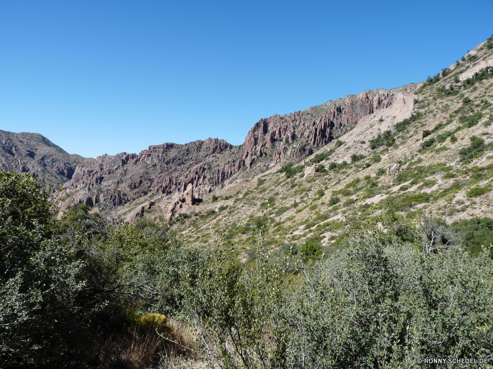 Big Bend National Park Berg Berge Bereich Landschaft Fels Himmel Wildnis Tal Reisen Steigung Aufstieg Park nationalen Szenerie Baum Fluss landschaftlich Hochland Linie im freien Wald Schlucht Stein Klippe geologische formation Hügel im freien Spitze felsigen Sommer Schnee Felsen Wolken Bäume Tourismus Wasser Landschaften hoch Gras Urlaub Alp natürliche Wüste Wolke Panorama Straße Geologie Hügel Wandern Tag ruhige Umgebung Spitzen Landschaften Bereich Becken Tourist Insel Farbe Alpen Gelände natürliche Höhe Antike außerhalb woody plant Schlucht Pflanze See natürliche depression Schlucht Szene Busch Norden Abenteuer Nach oben Landschaft Urlaub Kaktus Herbst mountain mountains range landscape rock sky wilderness valley travel slope ascent park national scenery tree river scenic highland line outdoors forest canyon stone cliff geological formation hill outdoor peak rocky summer snow rocks clouds trees tourism water scenics high grass vacation alp natural desert cloud panorama road geology hills hiking day tranquil environment peaks landscapes area basin tourist island color alps terrain natural elevation ancient outside woody plant ravine plant lake natural depression gorge scene bush north adventure top countryside holiday cactus autumn