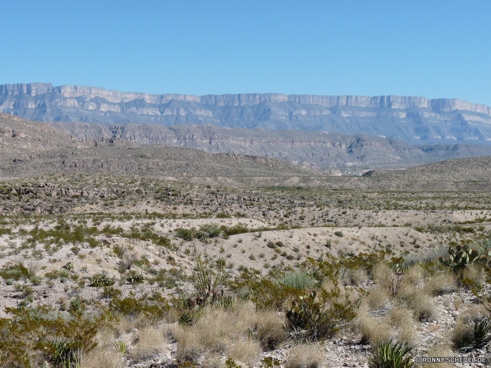 Big Bend National Park Steppe Reiner Land Landschaft Berg Berge Himmel Park Baum Reisen Szenerie Gras landschaftlich Sommer Fels Tal Spitze Wolken Feld Landschaft nationalen Schnee Wiese Wald im freien Hügel Wüste Entwicklung des ländlichen sonnig Landwirtschaft Frühling Tourismus Hochland Bäume Land im freien Stein Hügel Panorama Pflanze Umgebung Bereich Wild Schlucht friedliche Fluss Pfad Felsen Wildnis Wolke außerhalb Wasser felsigen natürliche Urlaub Bauernhof Wandern Ruhe Horizont hoch Busch gelb Abenteuer gelassene Belaubung Wetter Kiefer Alpine Saison Grand Ackerland Felder Blume Urlaub Pflanzen Kaktus fallen Farbe Herbst steppe plain land landscape mountain mountains sky park tree travel scenery grass scenic summer rock valley peak clouds field countryside national snow meadow forest outdoors hill desert rural sunny agriculture spring tourism highland trees country outdoor stone hills panorama plant environment range wild canyon peaceful river path rocks wilderness cloud outside water rocky natural vacation farm hiking calm horizon high bush yellow adventure serene foliage weather pine alpine season grand farmland fields flower vacations plants cactus fall color autumn