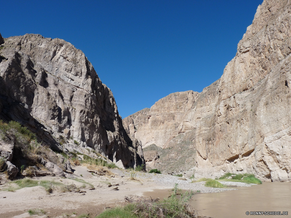 Big Bend National Park Schlucht Klippe Fels Tal Berg Schlucht Landschaft geologische formation Park Himmel Reisen Stein Wüste nationalen natürliche depression Tourismus Berge natürliche Geologie Felsen Wildnis Cliff-Wohnung felsigen landschaftlich Sandstein Baum im freien Urlaub Sommer Hügel Bildung Wohnung Küste im freien Sand Aushöhlung Wandern Wolken Meer Wasser Linie Wald Steigung Klippen Spitze Bereich Fluss Aufstieg hoch Wolke geologische Szenerie Aussicht Gehäuse Bäume Panorama Bereich Höhle Struktur Wahrzeichen Umgebung Landschaften Sonne Ziel Tag Wanderung Tourist Extreme Panorama Steine Farbe Strand Ozean Formationen Grand Wild Szene niemand Erhaltung Mauer friedliche ruhige Kaktus Urlaub Arid Klettern reservieren sonnig Abenteuer Pflanze Küste Schnee Gras canyon cliff rock valley mountain ravine landscape geological formation park sky travel stone desert national natural depression tourism mountains natural geology rocks wilderness cliff dwelling rocky scenic sandstone tree outdoor vacation summer hill formation dwelling coast outdoors sand erosion hiking clouds sea water line forest slope cliffs peak range river ascent high cloud geological scenery vista housing trees panoramic area cave structure landmark environment scenics sun destination day hike tourist extreme panorama stones color beach ocean formations grand wild scene nobody conservation wall peaceful tranquil cactus holiday arid climbing reserve sunny adventure plant coastline snow grass