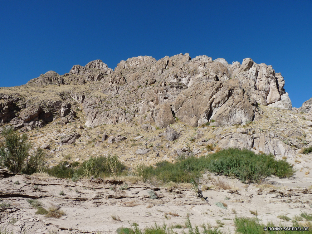 Big Bend National Park Berg Berge Landschaft Bereich Fels Himmel Stein Reisen Spitze Wildnis Klippe Park geologische formation Steigung Wüste Hügel Schlucht Becken Geologie Aufstieg Hochland landschaftlich Felsen nationalen Tal natürliche depression im freien felsigen im freien Land Sommer Baum Szenerie Tourismus Umgebung Linie Panorama Kaktus natürliche Wolken Wandern Sand Gras Sandstein Bildung Landschaften Urlaub trocken Tag Gelände Wasser Fluss Bäume Schnee Hügel Wald hoch Abenteuer sonnig außerhalb Urlaub Steppe klar Westen Alp Wetter Spitzen Alpine Aushöhlung Landschaften Farbe Wolke Panorama Extreme Steine Urlaub Insel Vulkan Mauer Reiner mountain mountains landscape range rock sky stone travel peak wilderness cliff park geological formation slope desert hill canyon basin geology ascent highland scenic rocks national valley natural depression outdoors rocky outdoor land summer tree scenery tourism environment line panorama cactus natural clouds hiking sand grass sandstone formation scenics vacation dry day terrain water river trees snow hills forest high adventure sunny outside holiday steppe clear west alp weather peaks alpine erosion landscapes color cloud panoramic extreme stones vacations island volcano wall plain