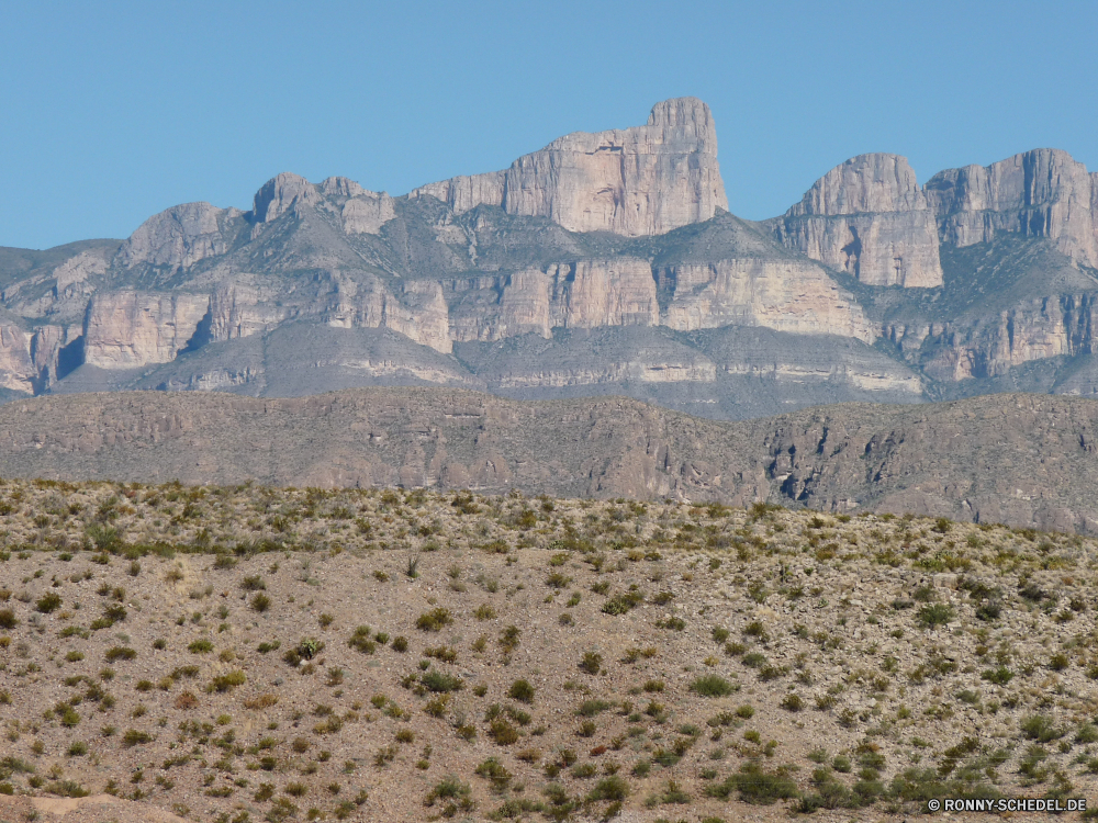 Big Bend National Park Bereich Berg Landschaft Berge Fels Himmel Schlucht Reisen Wüste Park nationalen im freien Stein Tal Wolken Hochland landschaftlich Spitze Alp Klippe Geologie Tourismus Szenerie Felsen Aushöhlung Baum im freien geologische formation Schnee Wildnis Hügel Urlaub Wandern Steigung hoch Fluss Aufstieg natürliche Höhe Abenteuer Land Sand Grand Bäume Sommer natürliche Südwesten Wahrzeichen Bildung Landschaften Panorama Wald Süden Schlucht Umgebung geologische Linie Wolke sonnig außerhalb Winter Tourist Kaktus Nationalpark Wandern Sandstein Landschaften übergeben felsigen Gras Szene Antike Urlaub Reise trocken natürliche depression Straße Wasser Mesa Vulkan Tag Alpen Alpine Arid Gelände Aussicht Hügel Westen Panorama Wetter Landschaft Farbe Horizont range mountain landscape mountains rock sky canyon travel desert park national outdoors stone valley clouds highland scenic peak alp cliff geology tourism scenery rocks erosion tree outdoor geological formation snow wilderness hill vacation hiking slope high river ascent natural elevation adventure land sand grand trees summer natural southwest landmark formation scenics panorama forest south ravine environment geological line cloud sunny outside winter tourist cactus national park trekking sandstone landscapes pass rocky grass scene ancient holiday trip dry natural depression road water mesa volcano day alps alpine arid terrain vista hills west panoramic weather countryside color horizon