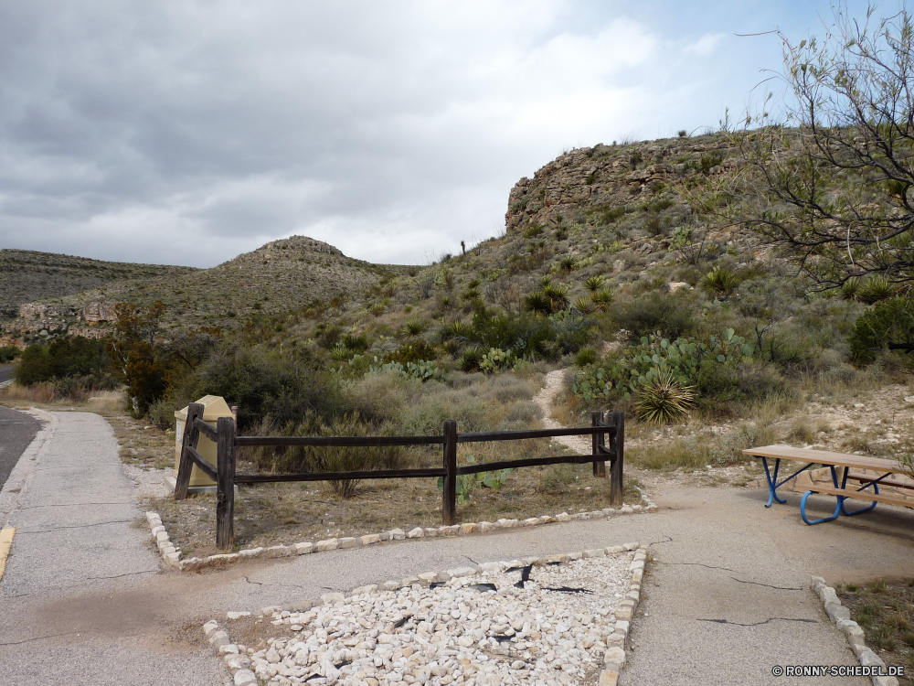 Carlsbad Caverns National Park Hochland Berg Landschaft Reisen Berge Baum Himmel Straße Gras Wildnis Wolken Sommer landschaftlich Fels Wasser Hügel Tal im freien Felsen Bäume Wald Entwicklung des ländlichen Park Fluss Urlaub nationalen Feld Wüste Szenerie Land Zaun Bereich Schnee Hügel sonnig Stein Insel Landschaft Land Spitze Tag natürliche im freien Tourismus Frühling Transport Sand Busch Wolke Urlaub zu Fuß Abenteuer Steine Tourist Holz See Steigung Horizont Wiese Wild Rucksack Szene Strand Landschaften Fuß Pfad Reise Reise Umgebung Wurm-Zaun Barrier Erholung highland mountain landscape travel mountains tree sky road grass wilderness clouds summer scenic rock water hill valley outdoors rocks trees forest rural park river vacation national field desert scenery country fence range snow hills sunny stone island countryside land peak day natural outdoor tourism spring transportation sand bush cloud holiday walk adventure stones tourist wood lake slope horizon meadow wild backpack scene beach scenics walking path trip journey environment worm fence barrier recreation