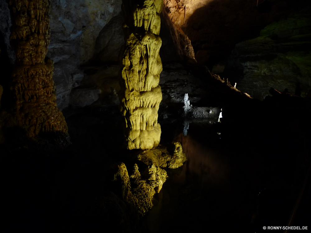 Carlsbad Caverns National Park Höhle geologische formation Fels Wasser Stein Landschaft Park Fluss Berg Reisen landschaftlich Tourismus Baum Wald Wasserfall natürliche nationalen im freien Geologie fallen Schlucht Felsen Bäume Berge im freien Stream Licht Creek Klippe nass Kaskade felsigen Frühling Orange Sand friedliche Umgebung Himmel Wild fließende Strömung Ökologie Erde dunkel Tal Bildung Sonnenlicht Urlaub Extreme Szene Antike Innenseite See fällt Sandstein Sommer Wildnis Abenteuer Steine Erhaltung Farbe alt ruhige Szenerie Aushöhlung Herbst Blatt gelassene Wüste Frieden Wahrzeichen Sonne gelb Moos Meer entfernten Bewegung Reflexion frisch bunte Pflanze cave geological formation rock water stone landscape park river mountain travel scenic tourism tree forest waterfall natural national outdoor geology fall canyon rocks trees mountains outdoors stream light creek cliff wet cascade rocky spring orange sand peaceful environment sky wild flowing flow ecology earth dark valley formation sunlight vacation extreme scene ancient inside lake falls sandstone summer wilderness adventure stones conservation color old tranquil scenery erosion autumn leaf serene desert peace landmark sun yellow moss sea remote motion reflection fresh colorful plant