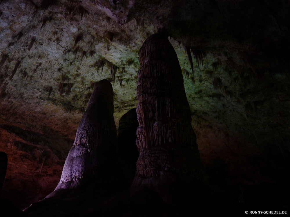 Carlsbad Caverns National Park Höhle geologische formation Fels Stein Reisen Tourismus Schlucht Geologie Berg Park Landschaft dunkel nationalen Himmel landschaftlich Bildung Wasser Fluss im freien Felsen Wüste Sand Sandstein Klippe alt Farbe Licht Erde Orange Tal Urlaub Antike Innenseite felsigen außerhalb natürliche Denkmal Mauer u-Bahn Klettern Architektur Baum Extreme Szene Kontur entfernten Loch lila gelb Escape Attraktion einzigartige Ziel friedliche Tourist Sonnenuntergang Höhle geologische Tunnel Dunkelheit Aushöhlung Gebäude bunte Meer im freien Schatten Sonne Kalkstein Frühling Creek seltene Mineral Kiefer Pause Abenteuer Berge Reflexion Küste Schneiden Sonnenlicht cave geological formation rock stone travel tourism canyon geology mountain park landscape dark national sky scenic formation water river outdoor rocks desert sand sandstone cliff old color light earth orange valley vacation ancient inside rocky outside natural monument wall underground climb architecture tree extreme scene silhouette remote hole purple yellow escape attraction unique destination peaceful tourist sunset cavern geological tunnel darkness erosion building colorful sea outdoors shadow sun limestone spring creek rare mineral pine break adventure mountains reflection coast cut sunlight