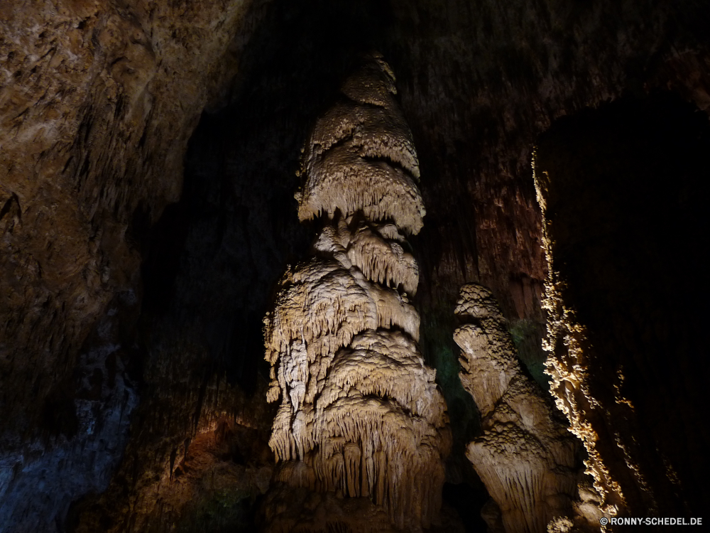 Carlsbad Caverns National Park Höhle geologische formation Fels Stein Antike Reisen Geologie Tourismus Landschaft Schlucht natürliche alt nationalen Park Mauer Sandstein Bildung Berg Baum Wasser Felsen Wüste geologische Innenseite Klippe Steine Architektur Formationen u-Bahn Geschichte dunkel Sand Wahrzeichen Erhaltung Berge Licht im freien Erde Kalkstein Aushöhlung Ruine Mysterium tief Ökologie Tropfsteinhöhle Tourist Höhle Himmel Orange nass im freien ungewöhnliche Bogen landschaftlich Wildnis Gebäude Muster historischen Holz Stalagmit Dunkelheit geheimnisvolle unter Ziel berühmte Calcit Mining versteckt Extreme Attraktion Kultur Loch Osten Farbe Textur Urlaub ganz unter Mineralien Ökosystem Ressourcen Tag ökologische Tour majestätisch Tal Boden Tropfen Struktur Sonnenuntergang Religion cave geological formation rock stone ancient travel geology tourism landscape canyon natural old national park wall sandstone formation mountain tree water rocks desert geologic inside cliff stones architecture formations underground history dark sand landmark conservation mountains light outdoors earth limestone erosion ruins mystery deep ecology stalactite tourist cavern sky orange wet outdoor unusual arch scenic wilderness building pattern historic wood stalagmite darkness mysterious under destination famous calcite mining hidden extreme attraction culture hole east color texture vacation quite beneath minerals ecosystem resources day ecological tour majestic valley ground drops structure sunset religion