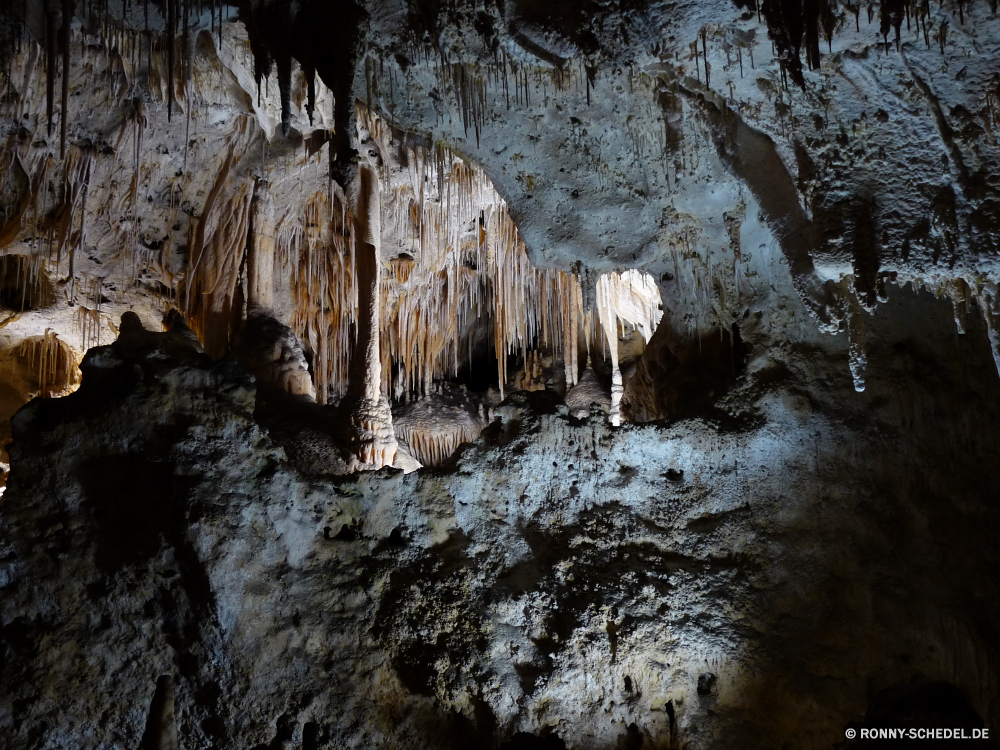 Carlsbad Caverns National Park Höhle geologische formation Fels Landschaft Wasser Eis Tourismus Reisen Berg Park Stein natürliche Wald Baum nationalen Geologie Kristall Fluss landschaftlich Bäume Felsen Licht Aushöhlung im freien Klippe solide Kalkstein Ökologie Schlucht Wasserfall fallen Szenerie Tropfsteinhöhle Antike geologische Erde nass Himmel dunkel Steine Erhaltung Stream Wildnis Szene Höhle u-Bahn Dunkelheit Sandstein Umgebung Urlaub im freien Sonne Innenseite geheimnisvolle Sand Mauer Berge Tourist Formationen Küste Bildung felsigen Mysterium tief Wüste Pflanze Meer Stalagmit Kaskade Sonnenlicht Kiefer Sommer Attraktion Boden Abenteuer See friedliche Ozean ruhige Calcit ganz Muster Mining Mineralien versteckt ungewöhnliche Tour unter Wandern Frühling Land gelassene Orange Sonnenaufgang Strömung Loch Entwicklung des ländlichen unter Ökosystem Ressourcen Nationalpark Creek Tal Saison ökologische Aussicht kalt außerhalb alt Hölzer Wolken Tropfen Holz platsch Ziel Schnee Insel Branch Herbst Blätter cave geological formation rock landscape water ice tourism travel mountain park stone natural forest tree national geology crystal river scenic trees rocks light erosion outdoors cliff solid limestone ecology canyon waterfall fall scenery stalactite ancient geologic earth wet sky dark stones conservation stream wilderness scene cavern underground darkness sandstone environment vacation outdoor sun inside mysterious sand wall mountains tourist formations coast formation rocky mystery deep desert plant sea stalagmite cascade sunlight pine summer attraction ground adventure lake peaceful ocean tranquil calcite quite pattern mining minerals hidden unusual tour under hiking spring land serene orange sunrise flow hole rural beneath ecosystem resources national park creek valley season ecological vista cold outside old woods clouds drops wood splash destination snow island branch autumn leaves