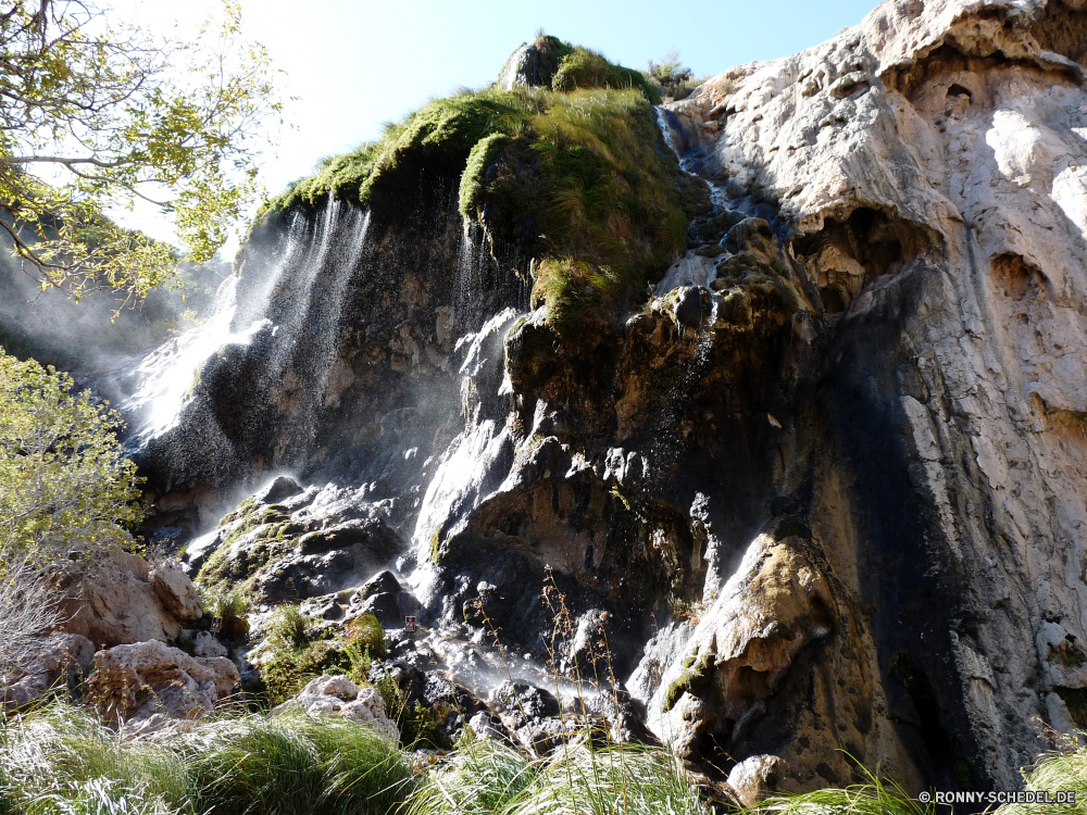 Sitting Bull Falls Wildnis Berg Klippe Fels Landschaft Wasser Fluss Park Felsen Reisen Stein geologische formation Baum Wald Berge nationalen landschaftlich felsigen Tourismus im freien Sommer Himmel natürliche Bäume Meer Szenerie Umgebung im freien Wasserfall Stream Tal Schlucht Creek Wolken Küste Wild Urlaub Kaskade Hügel woody plant Ozean Schnee fließende Szene Tag Sonne Strand Insel friedliche fallen Geologie Küste Bereich Gletscher Wolke Strömung Urlaub Bildung Spitze Wandern Steine hoch sonnig Bewegung Frühling Höhle See fällt Aushöhlung vascular plant Landschaften Abenteuer Ufer platsch Pflanze Moos Land kalt Tropischer gelassene Ziel Eis Tourist nass Sand frisch Linie Bereich Erhaltung Bucht Kiefer frische Luft ruhige Farbe Saison wilderness mountain cliff rock landscape water river park rocks travel stone geological formation tree forest mountains national scenic rocky tourism outdoor summer sky natural trees sea scenery environment outdoors waterfall stream valley canyon creek clouds coast wild vacation cascade hill woody plant ocean snow flowing scene day sun beach island peaceful fall geology coastline range glacier cloud flow holiday formation peak hiking stones high sunny motion spring cave lake falls erosion vascular plant scenics adventure shore splash plant moss country cold tropical serene destination ice tourist wet sand fresh line area conservation bay pine freshness tranquil color season