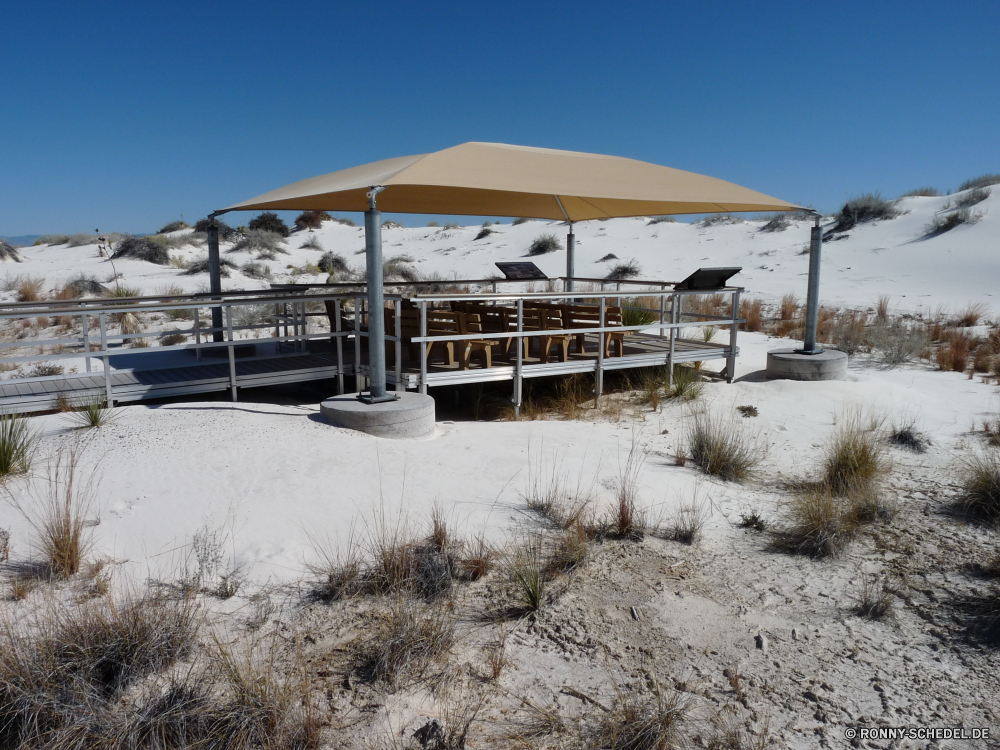 White Sands National Monument Struktur Schnee Gebäude Himmel Haus Winter Hütte Landschaft Architektur Resort Bäume kalt Stift Gehäuse Mobil-home Anhänger Wetter Startseite Holz Urlaub Berg Wolken Dach Gehäuse Obdach Urlaub Strand Baum aus Holz Reisen Radfahrzeug landschaftlich Wasser Sommer Gras im freien alt Neu Bau Saison Wald Berge aussenansicht Meer Häuser Ozean Tourismus Fahrzeug Zaun Wolke Kabine Sand Eis im freien Sonne Immobilien Garage Tag Straße Küste Ferienhaus Fluss schneebedeckt Entwicklung des ländlichen Wohn Industrie Park abgedeckt Norden Entspannen Sie sich Fenster Insel Tourist Szenerie Vermittlung Ski sonnig Hotel Gewächshaus Industrielle Dorf Fabrik Mauer structure snow building sky house winter hut landscape architecture resort trees cold pen housing mobile home trailer weather home wood holiday mountain clouds roof enclosure shelter vacation beach tree wooden travel wheeled vehicle scenic water summer grass outdoors old new construction season forest mountains exterior sea houses ocean tourism vehicle fence cloud cabin sand ice outdoor sun estate garage day road coast cottage river snowy rural residential industry park covered north relax window island tourist scenery conveyance ski sunny hotel greenhouse industrial village factory wall