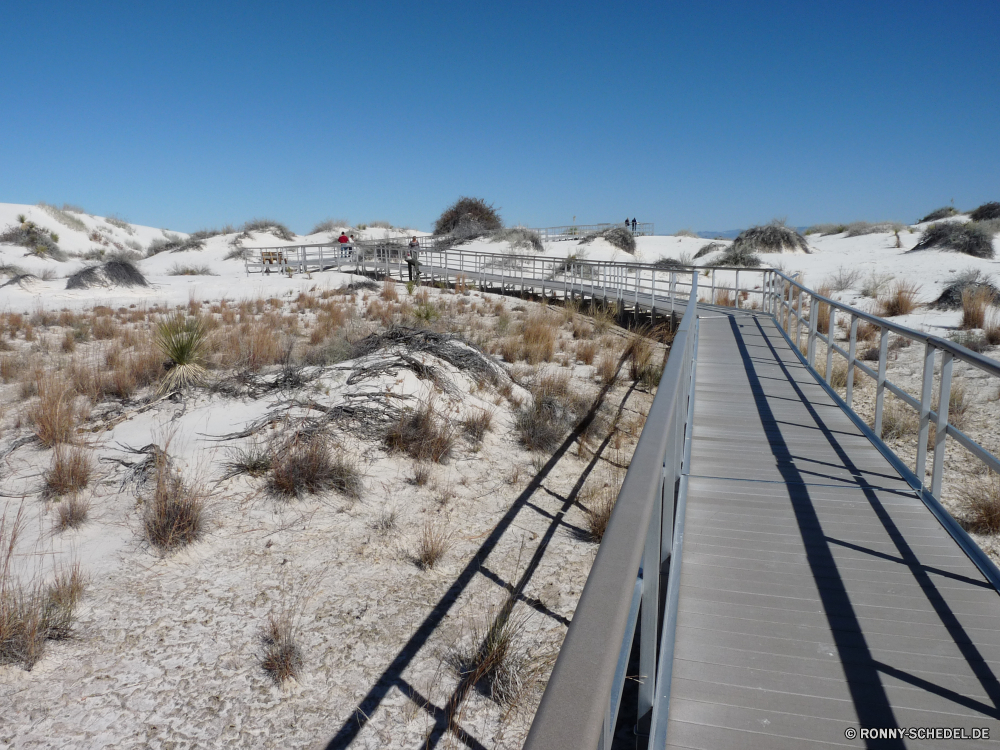 White Sands National Monument Track Himmel Landschaft Straße Reisen Berg Reise Transport Wasser Autobahn Reling Park im freien Fels Aufstieg Wolken Architektur Strand Zug Sand Tourismus landschaftlich Art und Weise Berge Linie Horizont Meer Sommer Brücke Steigung Ozean Küste Fluss Auto Umgebung Reise Ufer Wolke Straße Geschwindigkeit See Schnee Wahrzeichen Eisenbahn Eisenbahn Baum Asphalt Wald lange Gebäude Stadt Szenerie Wetter Tal Spitze Szene Richtung Pfad Perspektive Land Land im freien Holz Struktur Bäume Urban Gras hoch sonnig Verkehr Stein Hügel Urlaub Hängebrücke An Kurve Schiene Industrie macht Bucht Wüste Insel Verkehr nationalen Tourist Turm Bahnhof track sky landscape road travel mountain journey transportation water highway railing park outdoors rock ascent clouds architecture beach train sand tourism scenic way mountains line horizon sea summer bridge slope ocean coast river car environment trip shore cloud street speed lake snow landmark railroad railway tree asphalt forest long building city scenery weather valley peak scene direction path perspective land country outdoor wood structure trees urban grass high sunny traffic stone hill vacation suspension bridge to curve rail industry power bay desert island transport national tourist tower station