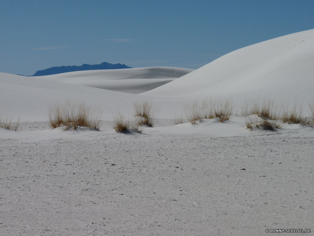 White Sands National Monument Sand Boden Berg Schnee Landschaft Erde Berge Himmel Düne Winter Eis Reisen Spitze kalt im freien Fels Gletscher Steigung Hügel Wolken Tourismus Bereich im freien hoch sonnig Ski landschaftlich Alpen schneebedeckt Frost Szenerie Land Bäume Saison Nach oben Urlaub Wandern Extreme Baum Wüste Wolke Sonne abgedeckt Hochland Straße Tal Landschaften Wetter Alpine Wald Szene Stein Klettern weiß Reise Tag Sommer Wildnis niemand ruhige Bergsteigen Horizont Park Umgebung majestätisch Resort Skipiste Meer nationalen Klettern Einfrieren gefroren natürliche Urlaub Sport Gipfeltreffen Land Ziel Freizeit Aktivität Grat Wasser Gras Strand Wandern Frühling Wanderung Track ruhig Kiefer Abenteuer Reise Holz Sport Landschaft Tourist Sonnenlicht saisonale sand soil mountain snow landscape earth mountains sky dune winter ice travel peak cold outdoors rock glacier slope hill clouds tourism range outdoor high sunny ski scenic alps snowy frost scenery land trees season top vacation hiking extreme tree desert cloud sun covered highland road valley scenics weather alpine forest scene stone climb white journey day summer wilderness nobody tranquil mountaineering horizon park environment majestic resort ski slope sea national climbing freeze frozen natural holiday sport summit country destination leisure activity ridge water grass beach trekking spring hike track quiet pine adventure trip wood sports countryside tourist sunlight seasonal