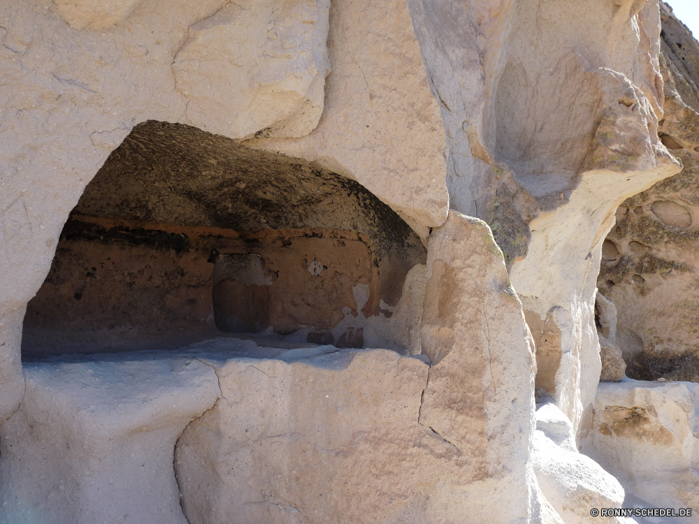 Bandelier National Monument Sand Fels Megalith Stein Wüste Backstein Gedenkstätte Reisen Landschaft Baumaterial Boden Struktur Erde Felsen Schlucht Tourismus Knoll Antike Park Geschichte Berg nationalen Grab Himmel Wasser Geologie landschaftlich im freien Architektur alt Sandstein Klippe im freien Wahrzeichen Sommer natürliche Urlaub historischen Höhle Tourist Meer Aushöhlung Tal Tempel historische Denkmal Kultur Berge Mauer Pyramide Zivilisation Fluss Hügel Küste Archäologie Bildung Ruine Ruine Skulptur Wärme Ozean geologische Wildnis Reise Baum Strand Kopf berühmte Braun Gebäude Pharao Grab Tag niemand Turkei Vergangenheit Reiseziele Orange groß Statue sand rock megalith stone desert brick memorial travel landscape building material soil structure earth rocks canyon tourism knoll ancient park history mountain national grave sky water geology scenic outdoors architecture old sandstone cliff outdoor landmark summer natural vacation historic cave tourist sea erosion valley temple historical monument culture mountains wall pyramid civilization river hill coast archeology formation ruins ruin sculpture heat ocean geological wilderness trip tree beach head famous brown building pharaoh tomb day nobody turkey past destinations orange great statue