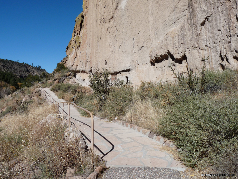 Bandelier National Monument Aufstieg Fels Landschaft Steigung Berg Mauer Klippe Reisen Stein Himmel Baum Tourismus Park Schlucht Berge landschaftlich Wüste Bäume nationalen Straße Fluss Wald Wasser im freien Felsen Cliff-Wohnung Hügel alt Tourist Tag Sommer Ringwall Geschichte vascular plant Sand Entwicklung des ländlichen Wohnung geologische formation Gebäude Amaranth Land Antike natürliche Festung Wildnis Sandstein Umgebung Urlaub Pflanze Wolken im freien Hügel Wandern Panorama Gras Tal Land historischen Aushöhlung Ruine Struktur Kraut Süden Architektur trocken Bereich Gehäuse Turm Ruine Geologie reservieren hoch Wolke Kultur historische Landschaft Szenerie Grat Herbst Zaun felsigen Bereich Ufer Holz Ziel Osten Wahrzeichen Schloss Urlaub woody plant Backstein ascent rock landscape slope mountain wall cliff travel stone sky tree tourism park canyon mountains scenic desert trees national road river forest water outdoors rocks cliff dwelling hill old tourist day summer rampart history vascular plant sand rural dwelling geological formation building amaranth country ancient natural fortress wilderness sandstone environment vacation plant clouds outdoor hills hiking panorama grass valley land historic erosion ruins structure herb south architecture dry range housing tower ruin geology reserve high cloud culture historical countryside scenery ridge autumn fence rocky area shore wood destination east landmark castle holiday woody plant brick