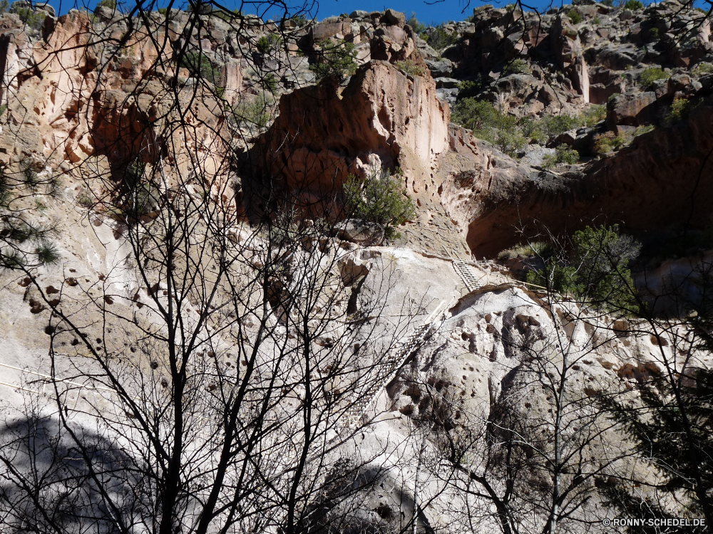 Bandelier National Monument Cliff-Wohnung Fels Klippe Wohnung Park Schlucht Landschaft Baum Berg nationalen Gehäuse Stein Reisen Sandstein Tal Fluss Felsen Wüste Tourismus Aushöhlung landschaftlich Struktur Geologie Wildnis im freien Wasser geologische formation natürliche Bildung woody plant Himmel im freien Urlaub Szenerie Wald Berge felsigen Bäume geologische Sand vascular plant Knoll Sommer Wandern Orange hoch Höhle Pflanze Schlucht Süden Tourist Südwesten Wanderung Kiefer Abenteuer Hügel Wahrzeichen Creek Umgebung Aussicht reservieren Grand Extreme Bereich Szene Stream außerhalb Farbe Formationen robuste Klippen Klettern Spitze Westen Landschaften Meer Wolken Küste Gelände Wasserfall cork tree Bereich Reise Ziel Denkmal Erde cliff dwelling rock cliff dwelling park canyon landscape tree mountain national housing stone travel sandstone valley river rocks desert tourism erosion scenic structure geology wilderness outdoor water geological formation natural formation woody plant sky outdoors vacation scenery forest mountains rocky trees geological sand vascular plant knoll summer hiking orange high cave plant ravine south tourist southwest hike pine adventure hill landmark creek environment vista reserve grand extreme area scene stream outside color formations rugged cliffs climb peak west scenics sea clouds coast terrain waterfall cork tree range trip destination monument earth