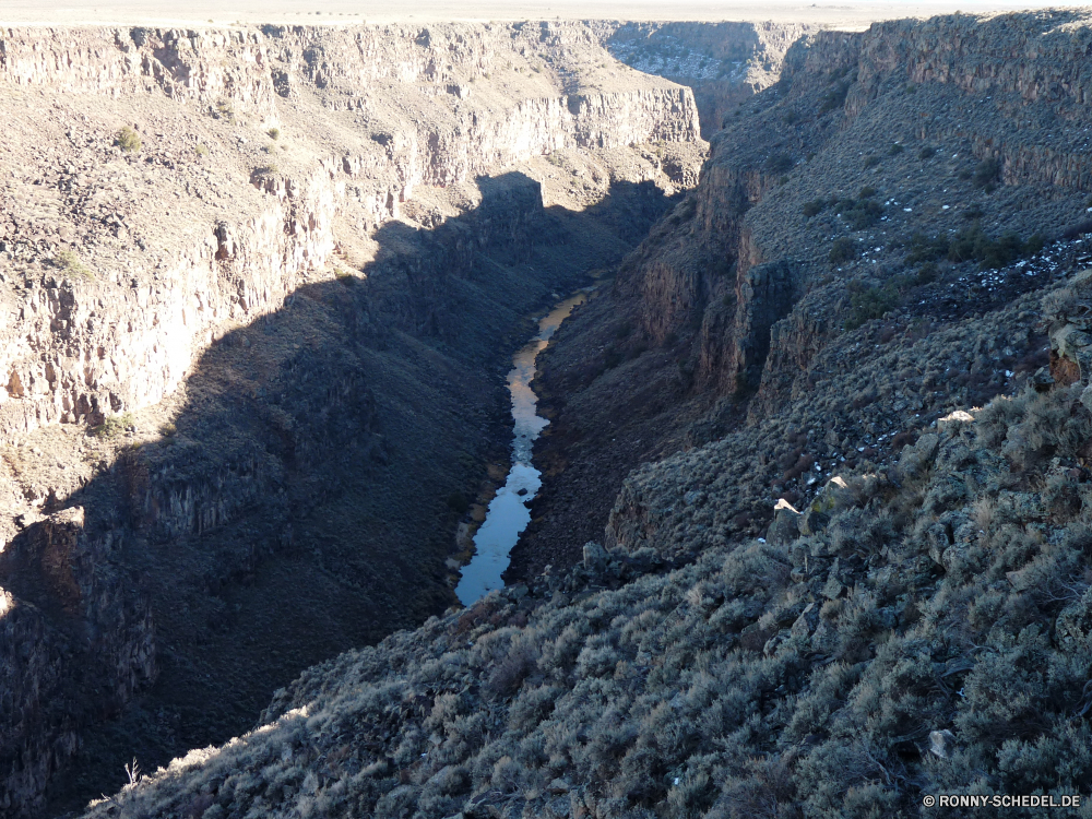 Rio Grande Gorge Bridge Berg Gletscher Landschaft Berge Linie Schnee Spitze Fels Himmel Steigung Aufstieg Bereich geologische formation Alp Reisen landschaftlich hoch Wolken Alpen Stein Szenerie Tourismus Tal Alpine Wandern Becken Wolke natürliche depression Eis Hügel Wald Wildnis natürliche Höhe Umgebung Wandern Klettern im freien Winter Klippe Sommer felsigen im freien Park Nach oben Bergsteigen nationalen Gras Panorama Baum Schlucht natürliche Bäume Extreme Szene sonnig See Urlaub Sport Wasser Landschaften Felsen Gipfeltreffen Mount Fluss Höhe Trek Klettern Wanderung übergeben Wild Tag Bereich Resort Urlaub Dolomit Dolomiten am Berg Schlucht Spitzen Landschaften Hügel kalt Panorama Tourist mountain glacier landscape mountains line snow peak rock sky slope ascent range geological formation alp travel scenic high clouds alps stone scenery tourism valley alpine hiking basin cloud natural depression ice hill forest wilderness natural elevation environment trekking climbing outdoor winter cliff summer rocky outdoors park top mountaineering national grass panorama tree canyon natural trees extreme scene sunny lake holiday sport water scenics rocks summit mount river altitude trek climb hike pass wild day area resort vacation dolomite dolomites mountainside gorge peaks landscapes hills cold panoramic tourist