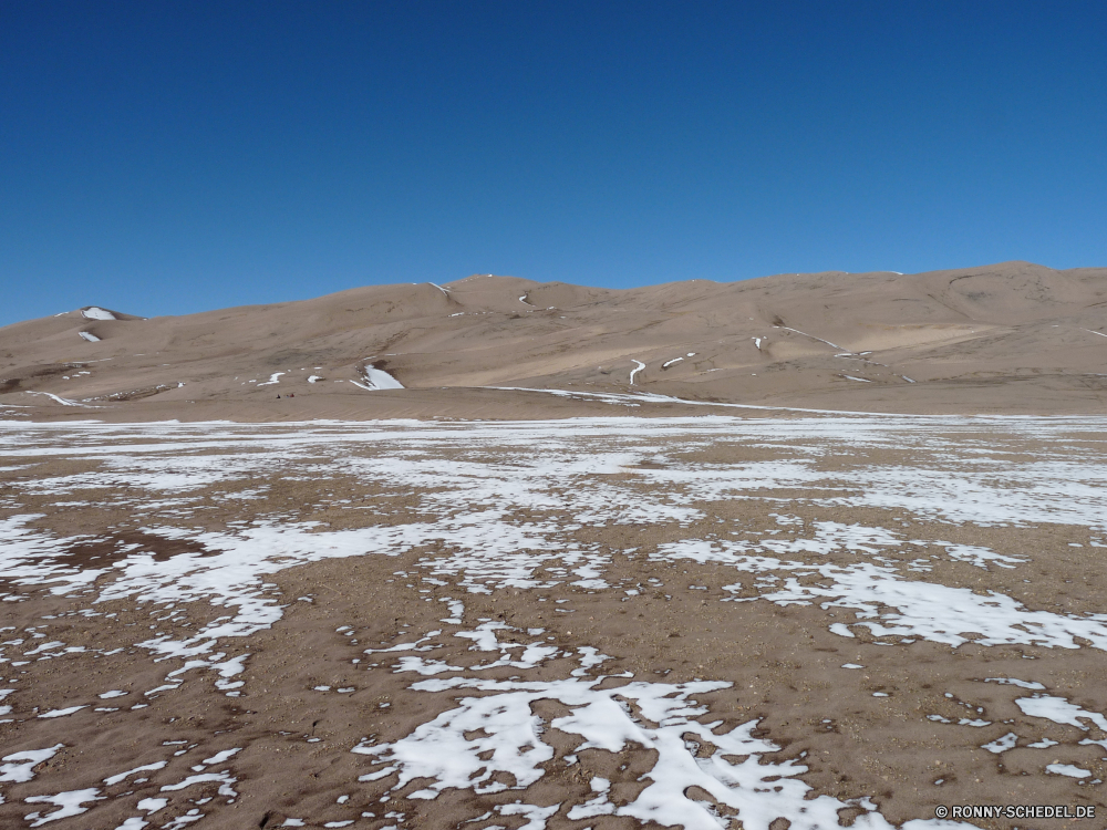 Great Sand Dunes National Park Landschaft Sand Hochland Himmel Wasser Reisen Strand geologische formation Meer Berg Ozean Becken Fels Berge Sommer Düne Küste Land natürliche depression Urlaub landschaftlich Wolken im freien Tourismus Stein Insel Szenerie Fluss Wüste Tal im freien Ufer sonnig Hügel Welle Küste Küstenlinie See Frühling Felsen Reiner am Meer Szene Baum Wolke Sonne ruhige Horizont seelandschaft natürliche niemand Umgebung natürliche Höhe Sandbank Steppe heißer Frühling Tropischer Tag Hügel Park Wellen Schnee Urlaub Wildnis Surf Bucht Wald außerhalb Entspannen Sie sich heiß Erde Küste Panorama Vorgebirge trocken Bar nationalen Sonnenuntergang Klippe Gletscher klar Spitze Gras hoch gelassene Paradies Reise bewölkt Wetter Barrier ruhig Abenteuer Tundra idyllische Grat aktive Sonnenlicht Bäume Entwicklung des ländlichen landscape sand highland sky water travel beach geological formation sea mountain ocean basin rock mountains summer dune coast land natural depression vacation scenic clouds outdoor tourism stone island scenery river desert valley outdoors shore sunny hill wave coastline shoreline lake spring rocks plain seaside scene tree cloud sun tranquil horizon seascape natural nobody environment natural elevation sandbar steppe hot spring tropical day hills park waves snow holiday wilderness surf bay forest outside relax hot earth coastal panorama promontory dry bar national sunset cliff glacier clear peak grass high serene paradise journey cloudy weather barrier quiet adventure tundra idyllic ridge active sunlight trees rural