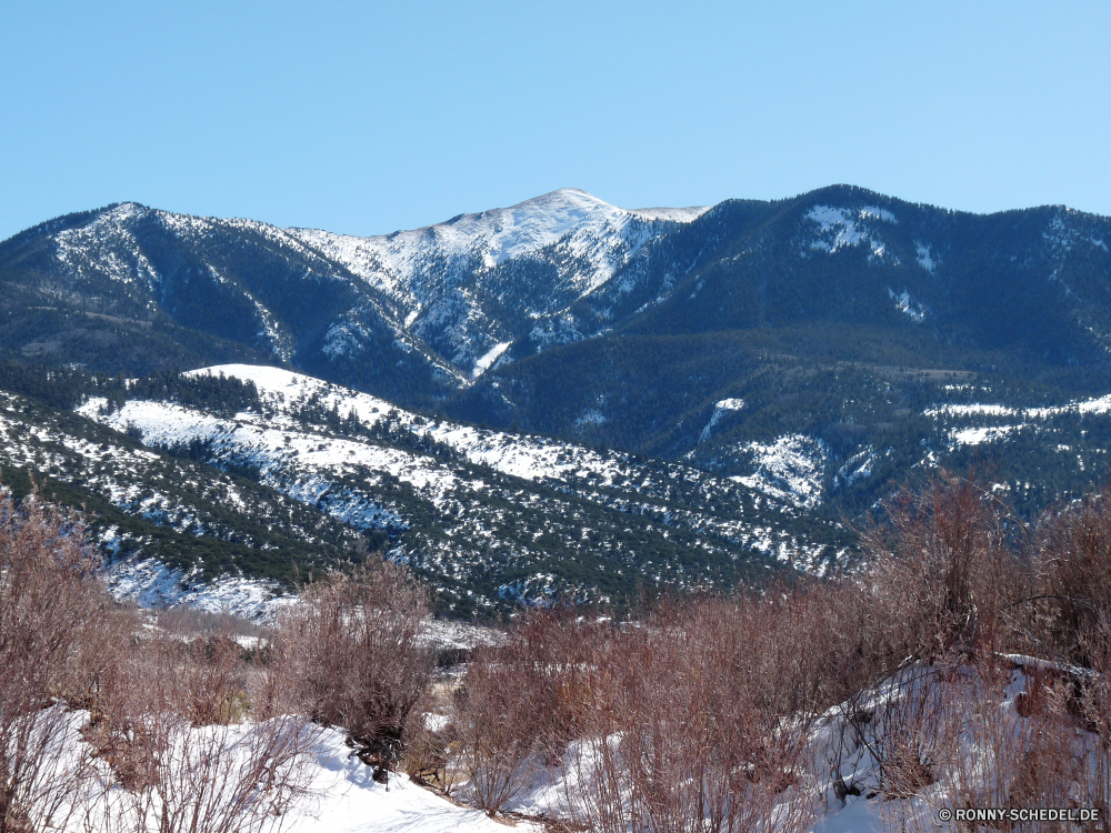 Great Sand Dunes National Park Berg Schnee Gletscher Bereich Alp Landschaft Winter Berge Eis Himmel Spitze kalt natürliche Höhe Reisen geologische formation Steigung hoch schneebedeckt Ski Alpine Wald Baum landschaftlich Fels Alpen Tourismus abgedeckt Hügel Bäume Wolken Nach oben Wandern im freien sonnig gefroren Saison Szenerie im freien Wolke Urlaub Frost Skipiste Spitzen Einfrieren Wildnis Extreme Bergsteigen Panorama Sport Sonne Klettern majestätisch Umgebung Urlaub Skifahren Resort Holz Tal Park Reise Stein Mount felsigen Klippe Tanne Tag Linie Hochland Wetter Sonnenschein Freizeit Höhe Klettern frostig Wanderung natürliche Szene Frühling Land Urlaub Aufstieg nationalen Fluss Gipfeltreffen Wandern Wild Landschaften Hölzer Abenteuer Süden Wasser friedliche Kiefer mountain snow glacier range alp landscape winter mountains ice sky peak cold natural elevation travel geological formation slope high snowy ski alpine forest tree scenic rock alps tourism covered hill trees clouds top hiking outdoor sunny frozen season scenery outdoors cloud vacation frost ski slope peaks freeze wilderness extreme mountaineering panorama sport sun climbing majestic environment holiday skiing resort wood valley park journey stone mount rocky cliff fir day line highland weather sunshine leisure altitude climb frosty hike natural scene spring land vacations ascent national river summit trekking wild scenics woods adventure south water peaceful pine