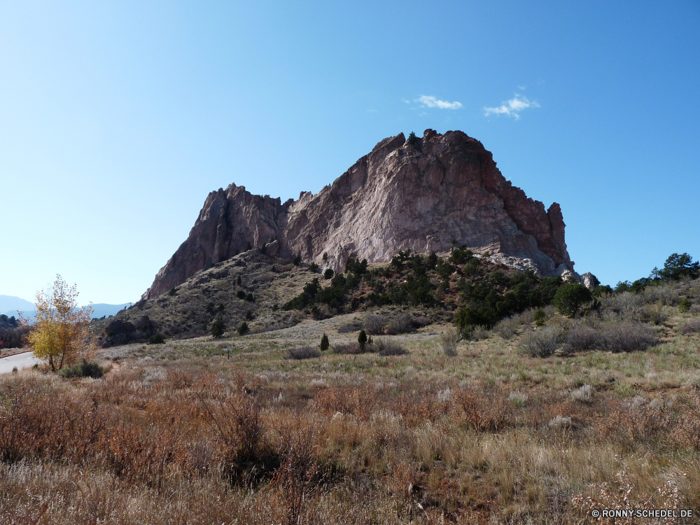 Garden of Gods Berg Knoll Landschaft Hochland Himmel Berge Vulkan Spitze Fels Reisen Hügel landschaftlich Linie Tourismus Wolken Wüste Park Tal Bereich im freien nationalen Felsen Wildnis natürliche Höhe Szenerie Schnee Sommer im freien Klippe geologische formation felsigen Stein Wald Geologie Steigung natürliche hoch Land Wild Insel Schlucht Wandern Urlaub Umgebung Panorama Abenteuer Wolke Gras Spitzen Sonne Baum trocken Aufstieg vulkanische Fluss Bildung Land Sand Landschaften Szene Tag Gletscher Bäume Gipfeltreffen Entwicklung des ländlichen übergeben Hügel majestätisch sonnig Pflanzen Nach oben See Landschaft Horizont Braun Wandern Klettern Klettern Aussicht bewölkt Ökologie Urlaub Herbst mountain knoll landscape highland sky mountains volcano peak rock travel hill scenic line tourism clouds desert park valley range outdoor national rocks wilderness natural elevation scenery snow summer outdoors cliff geological formation rocky stone forest geology slope natural high land wild island canyon hiking vacation environment panorama adventure cloud grass peaks sun tree dry ascent volcanic river formation country sand scenics scene day glacier trees summit rural pass hills majestic sunny plants top lake countryside horizon brown trekking climb climbing vista cloudy ecology holiday autumn