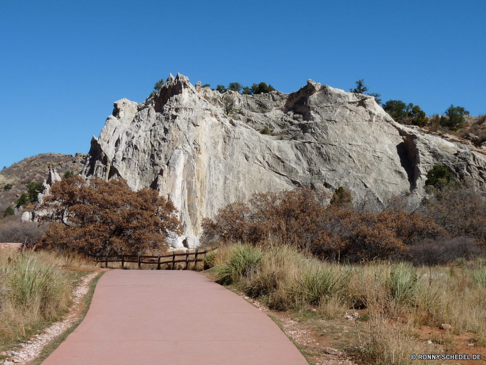 Garden of Gods Berg Landschaft Aufstieg Steigung Linie Fels Klippe Berge Spitze Himmel geologische formation Reisen landschaftlich Stein Park Sommer Hügel felsigen Alp Tourismus Tal natürliche Szenerie Felsen Alpen im freien hoch Wandern nationalen Wolken Wildnis Schlucht Urlaub Wald Geologie natürliche Höhe Wolke im freien Umgebung Schnee Alpine Bereich Gletscher Urlaub Bäume Landschaften Baum Szene Wasser Klettern Klettern Abenteuer Gras Tag Fluss Sonne sonnig Knoll Tourist Sand Panorama Küste Meer Wüste Becken Nach oben Sonnenlicht Dolomiten Spitzen Gipfeltreffen Wandern Wild Panorama Resort Ziel Rau steilen geologische Mount Aushöhlung Bildung übergeben natürliche depression Mauer Urlaub Landschaft ruhige Farbe Wahrzeichen Land mountain landscape ascent slope line rock cliff mountains peak sky geological formation travel scenic stone park summer hill rocky alp tourism valley natural scenery rocks alps outdoor high hiking national clouds wilderness canyon vacation forest geology natural elevation cloud outdoors environment snow alpine range glacier holiday trees scenics tree scene water climb climbing adventure grass day river sun sunny knoll tourist sand panoramic coastline sea desert basin top sunlight dolomites peaks summit trekking wild panorama resort destination rough steep geological mount erosion formation pass natural depression wall vacations countryside tranquil color landmark country