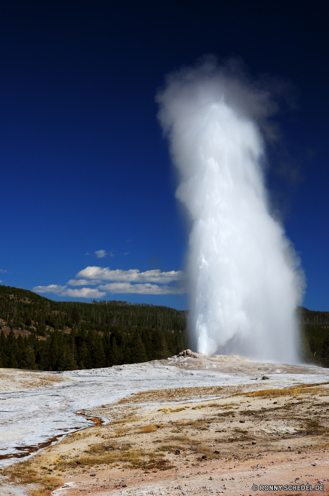 Yellowstone National Park Geysir Frühling geologische formation heißer Frühling Wasser Landschaft Himmel Fels Dampf Rauch macht Ozean Wärme Reisen Meer Wolken Sommer Berg Fluss heiß vulkanische Tourismus im freien Welle Gefahr Wolke gischt Wetter natürliche Wasserfall landschaftlich Umgebung Vulkan Energie Park Eruption im freien fällt Krater Insel Sonnenuntergang Sturm Sonne Stein Tag Geologie Küste Extreme Stream Wildnis Berge See Strand nationalen Sonnenlicht Wald Wellen Tropischer Strömung Baum nass dramatische Umweltverschmutzung Szene Abenteuer Küste platsch Erde globale aktive Kaskade Brunnen hoch hell gefährliche Ufer Farbe Luft Ökologie Licht Lava Wild kalt Nebel Brennen Surf Fabrik Panorama Regen Felsen Umwelt- Feuer Urlaub fallen Schnee geyser spring geological formation hot spring water landscape sky rock steam smoke power ocean heat travel sea clouds summer mountain river hot volcanic tourism outdoors wave danger cloud spray weather natural waterfall scenic environment volcano energy park eruption outdoor falls crater island sunset storm sun stone day geology coast extreme stream wilderness mountains lake beach national sunlight forest waves tropical flow tree wet dramatic pollution scene adventure coastline splash earth global active cascade fountain high bright dangerous shore color air ecology light lava wild cold mist burning surf factory panorama rain rocks environmental fire vacation fall snow