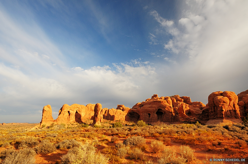 Arches National Park Wüste Schlucht Fels Schloss Landschaft Reisen Park Befestigung Tal Himmel nationalen Sand Berg Defensive Struktur Sandstein Wolken Stein Südwesten Felsen im freien Klippe Berge Tourismus landschaftlich Westen im freien Aushöhlung natürliche Szenerie Struktur Formationen Bögen Wildnis Schlucht Orange Urlaub Baum Wandern Landschaften geologische Geologie westliche Wahrzeichen Bildung Grand Sonnenuntergang Land Mesa Ehrfurcht Aussicht trocken Arid Wunder Denkmal Sonne Butte Felge Abenteuer Hochland Boden Palast Straße Horizont Sonnenaufgang Tourist Panorama Wolke natürliche depression friedliche Erde Pflanze Nationalpark Heu Bereich Szene Süden Hügel 'Nabend Gebäude ruhige Kaktus Arches Nationalpark Welt Entwicklung des ländlichen Pflanzen Umgebung Landschaft Fluss Bäume Himmel s Futter Verwurzelung Bereich Hügel Staaten Spitze Sommer Breite Urlaub gelb Land desert canyon rock castle landscape travel park fortification valley sky national sand mountain defensive structure sandstone clouds stone southwest rocks outdoors cliff mountains tourism scenic west outdoor erosion natural scenery structure formations arches wilderness ravine orange vacation tree hiking scenics geological geology western landmark formation grand sunset land mesa awe vista dry arid wonder monument sun butte rim adventure highland soil palace road horizon sunrise tourist panoramic cloud natural depression peaceful earth plant national park hay area scene south hill evening building tranquil cactus arches national park world rural plants environment countryside river trees sky s fodder desolate range hills states peak summer wide vacations yellow country