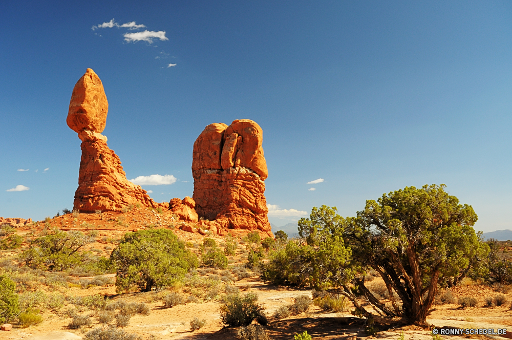 Arches National Park Schlucht Schlucht Tal Fels Wüste Reisen Park Landschaft Sandstein nationalen Berg Formationen Tourismus Himmel Aushöhlung natürliche depression Sand Stein natürliche Klippe Felsen Bildung Geologie Schloss Bögen Berge Wildnis Südwesten Orange Urlaub geologische landschaftlich Westen im freien Wahrzeichen Befestigung Wolken Baum Wandern Landschaften Szenerie im freien berühmte westliche Defensive Struktur Tourist Denkmal Antike Struktur Arid Boden Sonnenuntergang Geschichte Palast Abenteuer alt trocken Mesa Bogen Ehrfurcht Reise Knoll heiß Umgebung Wunder majestätisch Panorama Wolke Steine Lineal Sommer Turm Sonne Nationalpark Aussicht Extreme Tempel Bereich Kultur Süden Platz Land Arches Nationalpark wasserlosen Butte Farbe Gelände entfernten Licht Wasser Backstein Architektur Fluss canyon ravine valley rock desert travel park landscape sandstone national mountain formations tourism sky erosion natural depression sand stone natural cliff rocks formation geology castle arches mountains wilderness southwest orange vacation geological scenic west outdoors landmark fortification clouds tree hiking scenics scenery outdoor famous western defensive structure tourist monument ancient structure arid soil sunset history palace adventure old dry mesa arch awe trip knoll hot environment wonder majestic panoramic cloud stones ruler summer tower sun national park vista extreme temple area culture south place land arches national park waterless butte color terrain remote light water brick architecture river