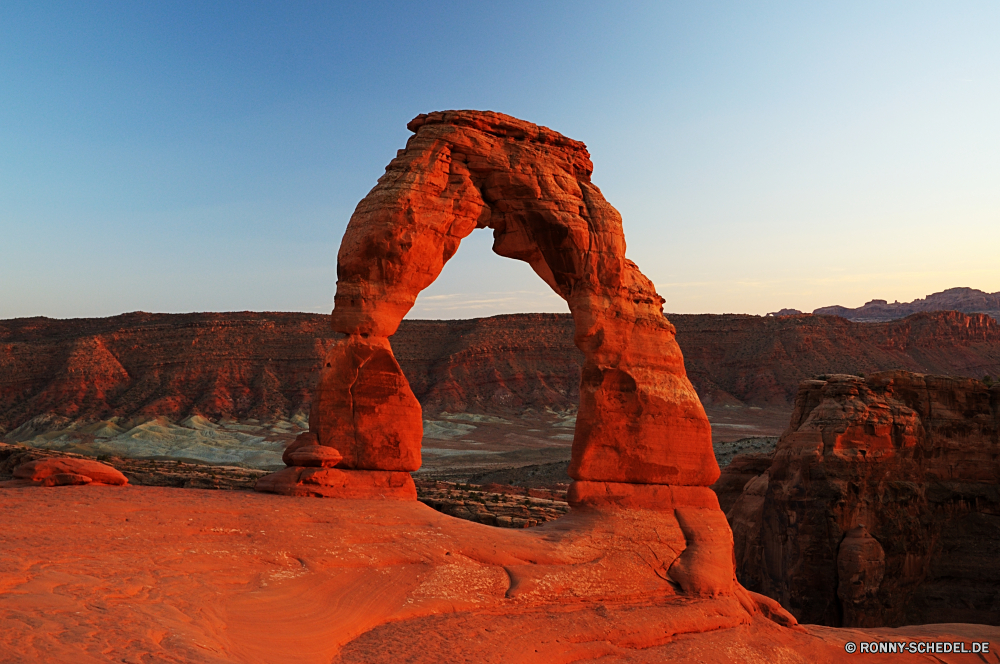 Arches National Park Schlucht Fels Wüste Park nationalen Landschaft Stein Reisen Tal Sandstein Felsen Tourismus Backstein Himmel Aushöhlung Bogen Klippe Schlucht Südwesten landschaftlich Geologie Berg Baumaterial Bögen Bildung natürliche Sand geologische im freien im freien Wolken Antike Wahrzeichen Westen Grab Szenerie Tourist Formationen Wildnis Berge berühmte Geschichte Urlaub Orange Architektur Gebäude natürliche depression Lineal alt Denkmal Sonnenuntergang Ruine westliche Süden Arches Nationalpark Mesa Struktur Tempel Abenteuer Sommer Baum historischen im Südwesten Butte Wandern Osten Felge Szene Platz Land Umgebung Ehrfurcht USA Ruine Aussicht Grand Staaten zarte in der Nähe Megalith Loch Gedenkstätte Vereinigte Hügel ruhige Fluss Horizont Küste Knoll Meer Boden Erde canyon rock desert park national landscape stone travel valley sandstone rocks tourism brick sky erosion arch cliff ravine southwest scenic geology mountain building material arches formation natural sand geological outdoors outdoor clouds ancient landmark west grave scenery tourist formations wilderness mountains famous history vacation orange architecture building natural depression ruler old monument sunset ruins western south arches national park mesa structure temple adventure summer tree historic southwestern butte hiking east rim scene place land environment awe united states ruin vista grand states delicate near megalith hole memorial united hill tranquil river horizon coast knoll sea soil earth