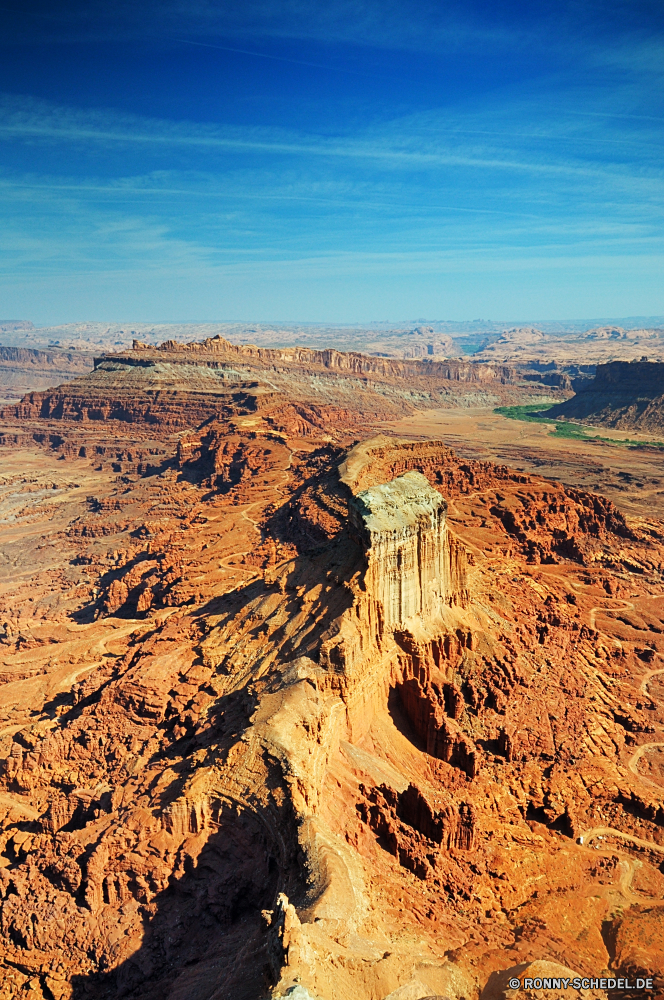 Canyonlands National Park Schlucht Schlucht Tal natürliche depression Wüste Fels Landschaft Berg Park nationalen Reisen Himmel Berge Sand Klippe Stein Aushöhlung Grand landschaftlich Geologie Tourismus Wolken Urlaub Felsen im freien Fluss Felge trocken Südwesten Wandern Tourist Orange Westen Abenteuer im freien Wahrzeichen Sandstein Wunder Mesa geologische Bildung Baum Wildnis Hügel Süden Arid Horizont Welt Wasser geologische formation heiß natürliche Aussicht felsigen Wolke Ziel Sommer Szenerie Grand canyon Klippen Hügel Sonne Bereich Land bunte Bereich Gelände Toten majestätisch Extreme Landschaften Sonnenuntergang Nationalpark hoch Antike sonnig entfernten zeigen Denkmal gelb Farbe Tag niemand canyon ravine valley natural depression desert rock landscape mountain park national travel sky mountains sand cliff stone erosion grand scenic geology tourism clouds vacation rocks outdoors river rim dry southwest hiking tourist orange west adventure outdoor landmark sandstone wonder mesa geological formation tree wilderness hill south arid horizon world water geological formation hot natural vista rocky cloud destination summer scenery grand canyon cliffs hills sun area land colorful range terrain dead majestic extreme scenics sunset national park high ancient sunny remote point monument yellow color day nobody