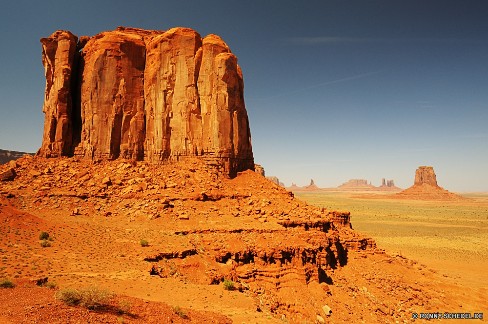 Monument Valley Lineal Wüste Sand Grab Fels Landschaft Reisen Stein Park Himmel Sandstein Schlucht Berg nationalen Tourismus Denkmal Wildnis Tal Klippe Wahrzeichen landschaftlich Formationen im freien Boden im freien Südwesten Urlaub Butte Aushöhlung trocken Antike natürliche Wolken Westen Geschichte Felsen Berge Geologie Erde Szenerie Mesa Landschaften berühmte Orange geologische Bögen Arid Bildung westliche alt historische Hügel historischen Tourist Ehrfurcht Architektur Ruine Panorama Osten Land Sonnenuntergang Staaten Pyramide Turm Klippen Reise Wärme Horizont Sonne Ruine Gelände Aussicht Vergangenheit Wandern sonnig Bereich Sonnenaufgang Sommer Gebäude Himmel s Tribal Grab Archäologie felsigen Spitze majestätisch Mauer Kultur Mitte Vereinigte Steine Wasser Schloss Strand ruler desert sand grave rock landscape travel stone park sky sandstone canyon mountain national tourism monument wilderness valley cliff landmark scenic formations outdoors soil outdoor southwest vacation butte erosion dry ancient natural clouds west history rocks mountains geology earth scenery mesa scenics famous orange geological arches arid formation western old historical hill historic tourist awe architecture ruin panoramic east land sunset states pyramid tower cliffs journey heat horizon sun ruins terrain vista past hiking sunny area sunrise summer building sky s tribal tomb archeology rocky peak majestic wall culture middle united stones water castle beach