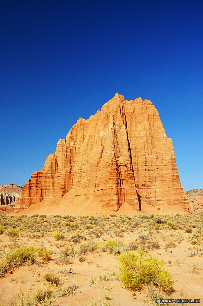 Capitol Reef National Park - Cathedral Valley Pyramide Stein Wüste Reisen Fels Grab Tourismus Antike Lineal Himmel Geschichte Wahrzeichen Sand Denkmal Architektur alt Landschaft Park Sandstein Backstein berühmte nationalen Berg Gebäude Tempel Festung Urlaub Ruine historischen Schloss Ruine Schlucht im freien Turm Wildnis im freien Bögen Tourist Vergangenheit Mauer Baumaterial Klippe natürliche Archäologie historische Platz Pharao Formationen Kultur Wolken Grab Bildung landschaftlich Felsen Tal Zivilisation Statue Sommer Ehrfurcht Festung Panorama groß Kunst Ziel Bau Szenerie Südwesten Geologie Osten Orange Sonnenuntergang Bogen Butte Mesa Skulptur mittelalterliche Landschaften Steine Westen Hügel trocken Struktur Aushöhlung Pyramiden geologische Aussicht Erbe Befestigung Reise Berge Religion pyramid stone desert travel rock grave tourism ancient ruler sky history landmark sand monument architecture old landscape park sandstone brick famous national mountain building temple fortress vacation ruin historic castle ruins canyon outdoors tower wilderness outdoor arches tourist past wall building material cliff natural archeology historical place pharaoh formations culture clouds tomb formation scenic rocks valley civilization statue summer awe fort panoramic great art destination construction scenery southwest geology east orange sunset arch butte mesa sculpture medieval scenics stones west hill dry structure erosion pyramids geological vista heritage fortification journey mountains religion