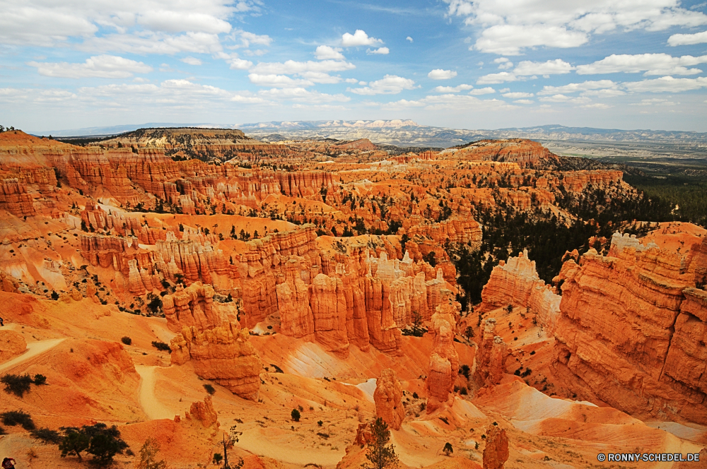 Bryce Canyon National Park Schlucht Schlucht Tal natürliche depression Fels Park Aushöhlung nationalen Wüste Landschaft Geologie Reisen Berg Felge Berge landschaftlich Grand Südwesten Stein Wahrzeichen Felsen Orange im freien Klippe Sand Himmel im freien Tourismus Wolken Sandstein Urlaub Wandern Fluss Abenteuer Tourist Wunder Baum Mesa geologische Formationen Bildung Westen Süden Welt Szenerie natürliche Nationalpark Aussicht Klippen Gelände Hoodoo Arid Wildnis zeigen trocken Hoodoos Landschaften einzigartige bunte Grand canyon Plateau Formen Sonnenuntergang Szene Wolke Umgebung geologische formation Schlucht USA Wanderung majestätisch außerhalb Erde ruhige Farbe canyon ravine valley natural depression rock park erosion national desert landscape geology travel mountain rim mountains scenic grand southwest stone landmark rocks orange outdoors cliff sand sky outdoor tourism clouds sandstone vacation hiking river adventure tourist wonder tree mesa geological formations formation west south world scenery natural national park vista cliffs terrain hoodoo arid wilderness point dry hoodoos scenics unique colorful grand canyon plateau shapes sunset scene cloud environment geological formation gorge united states hike majestic outside earth tranquil color