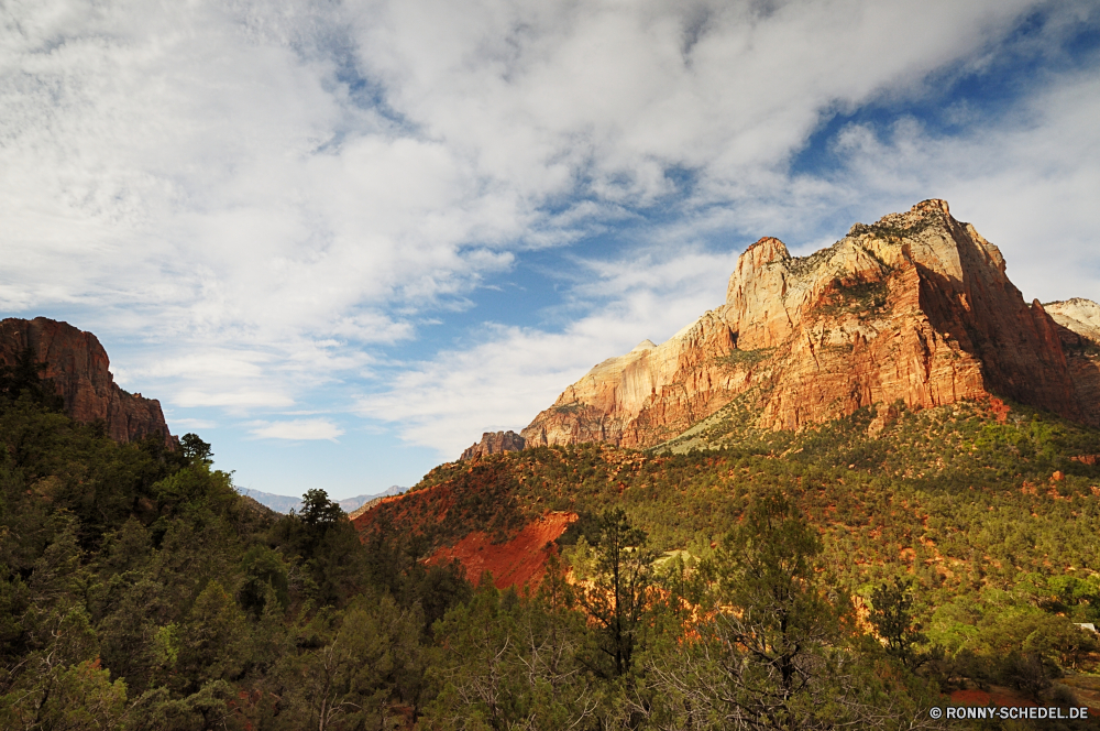 Zion National Park Schlucht Berg Landschaft Tal Bereich Park nationalen Himmel Berge Klippe Fels Reisen Baum Schlucht Wildnis Wüste im freien landschaftlich Tourismus Stein Bäume Felsen Wolken Geologie Hochland Fluss Wandern Aushöhlung geologische formation Urlaub im freien Szenerie Aufstieg Südwesten Wald Tourist Orange Sandstein Bildung Wolke natürliche depression Steigung Herbst Grand Abenteuer geologische Felge fallen Wahrzeichen Sommer Hügel Sand Wunder Spitze Westen Umgebung natürliche Wasser Land Straße Mesa Schnee Wanderung Aussicht Panorama hoch Gras Süden bunte See Schloss Hügel Wanderweg Szene Pfad friedliche Welt Alp Frühling Wild Saison Mauer Reise Ziel Pflanzen Belaubung Tag Entwicklung des ländlichen canyon mountain landscape valley range park national sky mountains cliff rock travel tree ravine wilderness desert outdoors scenic tourism stone trees rocks clouds geology highland river hiking erosion geological formation vacation outdoor scenery ascent southwest forest tourist orange sandstone formation cloud natural depression slope autumn grand adventure geological rim fall landmark summer hill sand wonder peak west environment natural water land road mesa snow hike vista panorama high grass south colorful lake castle hills trail scene path peaceful world alp spring wild season wall trip destination plants foliage day rural