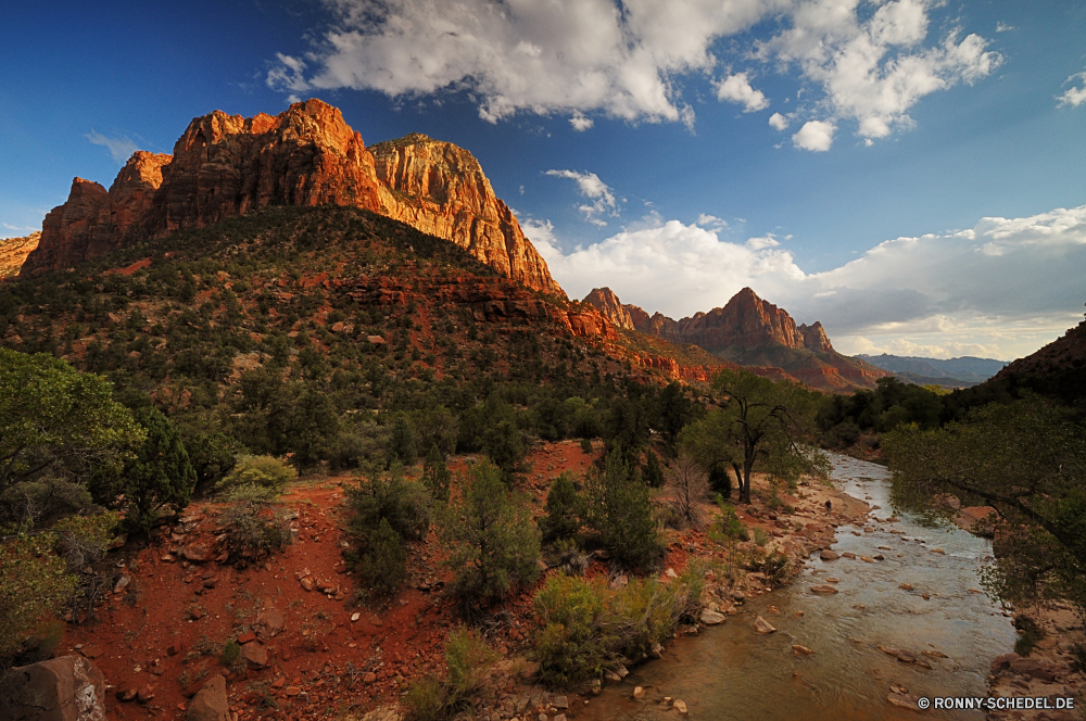 Zion National Park Schlucht Tal Berg Landschaft Schlucht Park nationalen Wüste Himmel Fels Berge Reisen Wolken Aushöhlung im freien Tourismus landschaftlich Felsen Stein Baum Klippe Südwesten Geologie Felge Bereich Wandern natürliche depression Westen Wildnis Orange geologische Urlaub im freien Tourist Sand Fluss Abenteuer Grand Wahrzeichen Mesa Wunder Szenerie Sandstein Bäume Welt Süden Wald natürliche Bildung Hochland Straße Spitze Wolke Sonnenuntergang Sommer Umgebung Herbst Wasser Schloss Erholung Land fallen Aussicht Reise trocken See Schnee gelb bunte westliche Wanderweg Steigung Befestigung Sonne Sonnenaufgang friedliche Farbe Aufstieg geologische formation canyon valley mountain landscape ravine park national desert sky rock mountains travel clouds erosion outdoors tourism scenic rocks stone tree cliff southwest geology rim range hiking natural depression west wilderness orange geological vacation outdoor tourist sand river adventure grand landmark mesa wonder scenery sandstone trees world south forest natural formation highland road peak cloud sunset summer environment autumn water castle recreation land fall vista trip dry lake snow yellow colorful western trail slope fortification sun sunrise peaceful color ascent geological formation