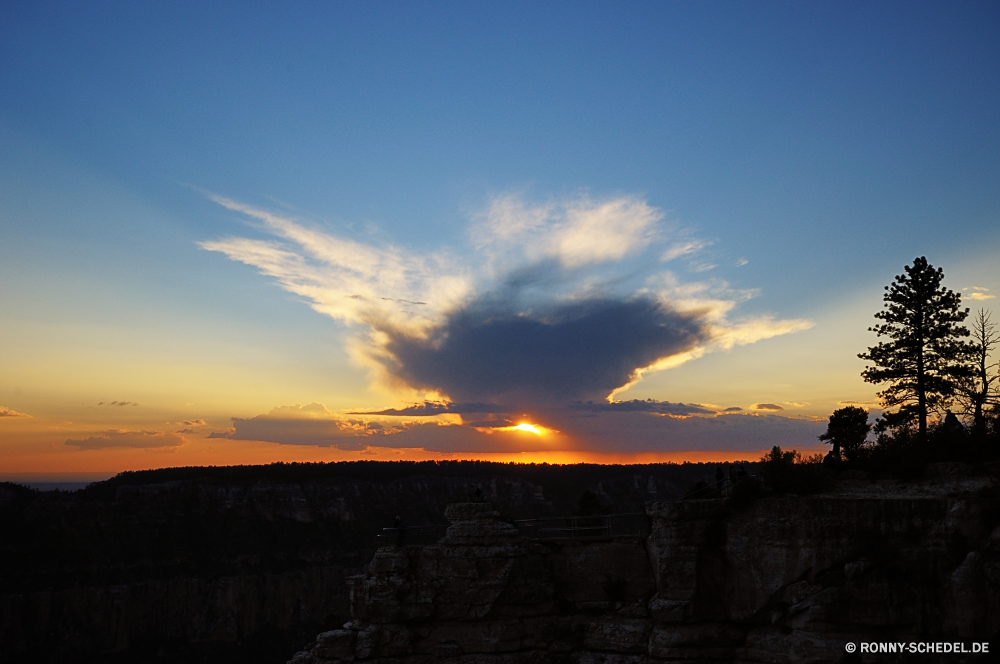 Grand Canyon National Park - North Rim Sonne Sterne Sonnenuntergang Himmelskörper Himmel Wolken Landschaft Sonnenaufgang Dämmerung Wolke Reisen Berg Horizont Wasser Küstenlinie Szenerie Meer Ozean Orange Morgenröte Strand landschaftlich Baum Berge Sommer Kontur 'Nabend Küste Umgebung Reflexion im freien Tourismus Farbe Dämmerung Atmosphäre Sonnenlicht Sand Insel Szene friedliche ruhige Tropischer am Morgen Tag Urlaub See Nacht im freien Fluss Park Küste bunte Hügel Golden Licht gelb natürliche Fels Tourist Sonnenuntergänge Wetter Beleuchtung Sonnenschein Wellen Ruhe Urlaub Tal romantische dramatische Wald sonnig Ufer Frieden Inseln Landschaften Himmel Apparat natürliche Höhe Landschaften seelandschaft außerhalb bewölkt Bäume hell Sonnenuntergang klar Saison Welle Himmel Bucht Felsen Paradies geologische formation Kap Wüste nationalen Welt Entwicklung des ländlichen Herbst Land sun star sunset celestial body sky clouds landscape sunrise dusk cloud travel mountain horizon water shoreline scenery sea ocean orange dawn beach scenic tree mountains summer silhouette evening coast environment reflection outdoors tourism color twilight atmosphere sunlight sand island scene peaceful tranquil tropical morning day vacation lake night outdoor river park coastline colorful hill golden light yellow natural rock tourist sunsets weather lighting sunshine waves calm holiday valley romantic dramatic forest sunny shore peace islands landscapes skies apparatus natural elevation scenics seascape outside cloudy trees bright sundown clear season wave heaven bay rocks paradise geological formation cape desert national world rural autumn country