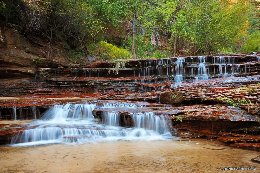 Zion National Park Dam Barrier Obstruktion Fluss Wasser Wasserfall Struktur Stream Landschaft Fels Wald Stein Berg Park Creek fallen Reisen im freien Strömung Kaskade Bäume landschaftlich fließende Umgebung Baum ruhige natürliche Felsen Sommer Szenerie fällt Bewegung friedliche Tourismus Brücke nass gelassene Moos Kanal im freien Wild Frühling platsch Körper des Wassers Wildnis Drop nationalen See Berge Schlucht Entwicklung des ländlichen Herbst Szene glatte Wasserfälle Erholung Tal Pflanze Abenteuer Steine Mauer frisch felsigen Himmel macht Urlaub Flüsse Blätter fallen Wandern Meer Tropischer Ruhe Frieden Sand Schwall Gras Tag Saison sonnig Brunnen Ufer Schwimmbad Entspannen Sie sich Erhaltung Garten Paradies Tourist Strand Küste dam barrier obstruction river water waterfall structure stream landscape rock forest stone mountain park creek fall travel outdoor flow cascade trees scenic flowing environment tree tranquil natural rocks summer scenery falls motion peaceful tourism bridge wet serene moss channel outdoors wild spring splash body of water wilderness drop national lake mountains canyon rural autumn scene smooth waterfalls recreation valley plant adventure stones wall fresh rocky sky power vacation rivers leaves falling hiking sea tropical calm peace sand torrent grass day season sunny fountain shore pool relax conservation garden paradise tourist beach coast