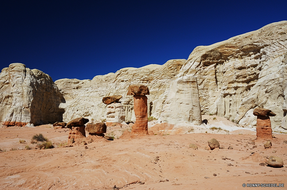 Toadstool Hoodoos Lineal Fels Backstein Stein Wüste Baumaterial Landschaft Reisen Schlucht Park Sandstein Himmel Sand Klippe Berg nationalen Felsen Tourismus Antike Geschichte landschaftlich Wildnis Grab Bildung Hügel im freien natürliche Berge alt Tal Geologie Ruine Cliff-Wohnung Denkmal im freien Aushöhlung Ruine Wahrzeichen Steine Osten Tourist trocken Formationen historischen Wohnung Urlaub Landschaften Mauer Bögen Tag Südwesten Architektur Hügel Mitte Bereich Tempel berühmte Kultur Wolken geologische Zivilisation Ehrfurcht Arid Sommer Struktur Land niemand Gehäuse Szenerie felsigen Panorama Attraktion Ziel Grab Klippen Archäologie reservieren Vergangenheit Antik Orange Wärme ruhige Sonnenlicht Gebäude Felsblock Nationalpark Farbe Gelände Bogen Fassade Höhle historische Stadt ruler rock brick stone desert building material landscape travel canyon park sandstone sky sand cliff mountain national rocks tourism ancient history scenic wilderness grave formation hill outdoor natural mountains old valley geology ruin cliff dwelling monument outdoors erosion ruins landmark stones east tourist dry formations historic dwelling vacation scenics wall arches day southwest architecture hills middle area temple famous culture clouds geological civilization awe arid summer structure land nobody housing scenery rocky panoramic attraction destination tomb cliffs archeology reserve past antique orange heat tranquil sunlight building boulder national park color terrain arch facade cave historical city