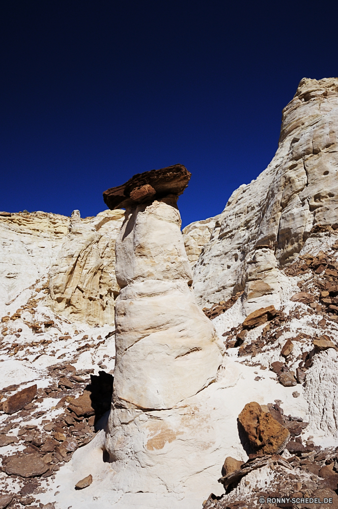 Toadstool Hoodoos Linie Klippe Fels Berg Landschaft Reisen Himmel Stein geologische formation Berge Tourismus Hügel Wüste Schlucht Spitze im freien Felsen natürliche Park landschaftlich felsigen Steigung Sand Wandern Aufstieg Sommer nationalen Klettern Sandstein Geologie Urlaub im freien Landschaften hoch Klettern Wolken Wildnis Wanderung Baum Sonne Szenerie Umgebung Extreme Tal Abenteuer Alpen Urlaub Bildung Szene Nach oben Schnee geologische Tourist Mauer Tag Formationen Felsblock Alpine Arid Aushöhlung Wolke Bereich Rau Bereich Wald Meer Antike Gelände Einsamkeit Panorama alt Steine trocken Höhle Geschichte Sonnenlicht Gras Bäume niemand line cliff rock mountain landscape travel sky stone geological formation mountains tourism hill desert canyon peak outdoor rocks natural park scenic rocky slope sand hiking ascent summer national climbing sandstone geology vacation outdoors scenics high climb clouds wilderness hike tree sun scenery environment extreme valley adventure alps holiday formation scene top snow geological tourist wall day formations boulder alpine arid erosion cloud area rough range forest sea ancient terrain solitude panoramic old stones dry cave history sunlight grass trees nobody