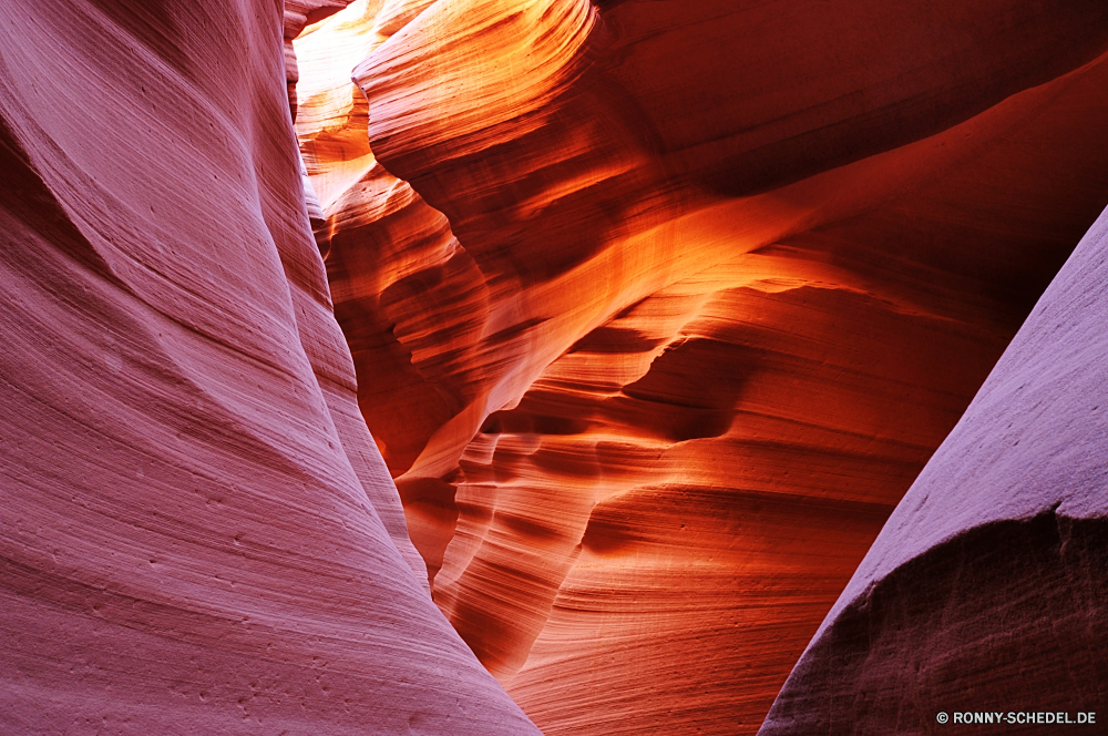 Upper and Lower Antalope Canyon Schlucht Schlucht Tal natürliche depression Antilope Sand Sandstein Fels Licht Steckplatz Wüste Textur Seite Farbe Orange Höhle Aushöhlung Muster Stein Geologie bunte Digital Südwesten Welle Fraktal Landschaft gelb erodiert Kurve künstlerische Wirkung Grafik Gestaltung futuristische Bewegung Reisen Tapete Flamme niedrigere in der Nähe dunkel Kunst dynamische Abstraktion natürliche glühend Mysterium trocken schmale Hintergrund glänzend geologische macht Bildung Farben texturierte Detail Stil generiert Höhle Raum obere Arid Schatten Hintergründe tief Form Texturen Strömung Energie heiß Grafiken Fantasie Tourismus im freien landschaftlich Schichten Strahl Mauer Land Windung glatte Linien Antilope canyon befindet sich Sonne Render einzigartige Bewegung Formen moderne Weichzeichnen weiche Struktur Formationen Grunge im freien Element Wärme Form Abdeckung Szenerie schwarz Wissenschaft Papier canyon ravine valley natural depression antelope sand sandstone rock light slot desert texture page color orange cave erosion pattern stone geology colorful digital southwest wave fractal landscape yellow eroded curve artistic effect graphic design futuristic motion travel wallpaper flame lower near dark art dynamic abstraction natural glowing mystery dry narrow backdrop shiny geological power formation colors textured detail style generated cavern space upper arid shadow backgrounds deep shape textures flow energy hot graphics fantasy tourism outdoors scenic layers ray wall land swirl smooth lines antelope canyon located sun render unique movement shapes modern blur soft structure formations grunge outdoor element heat form cover scenery black science paper