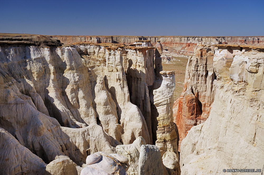 Coal Mine Canyon Schlucht Schlucht Tal Klippe Fels nationalen Park Landschaft Aushöhlung Geologie Wüste natürliche depression Reisen Sandstein geologische formation Felsen Berg landschaftlich Stein Sand Berge Südwesten Wahrzeichen Orange im freien Himmel Urlaub Bildung Tourismus im freien Wandern Baum Formationen Felge Grand Hoodoos Wolken Wildnis Hoodoo natürliche einzigartige Abenteuer geologische Gelände Westen Szenerie trocken Aussicht Tourist bunte Wanderung Süden Amphitheater Erde Klippen Wunder Extreme Sommer Formen Szene Nationalpark Kiefer Landschaften Fluss Mauer zeigen Dam Turmspitzen Mesa Barrier Farbe Denkmal Felsformation geologische Bizarre Sonnenaufgang Plateau übersehen Steckplatz Arid Wanderweg felsigen uns entfernten außerhalb Ziel Licht Sonnenuntergang Obstruktion Welt canyon ravine valley cliff rock national park landscape erosion geology desert natural depression travel sandstone geological formation rocks mountain scenic stone sand mountains southwest landmark orange outdoors sky vacation formation tourism outdoor hiking tree formations rim grand hoodoos clouds wilderness hoodoo natural unique adventure geological terrain west scenery dry vista tourist colorful hike south amphitheater earth cliffs wonder extreme summer shapes scene national park pine scenics river wall point dam spires mesa barrier color monument rock formation geologic bizarre sunrise plateau overlook slot arid trail rocky us remote outside destination light sunset obstruction world