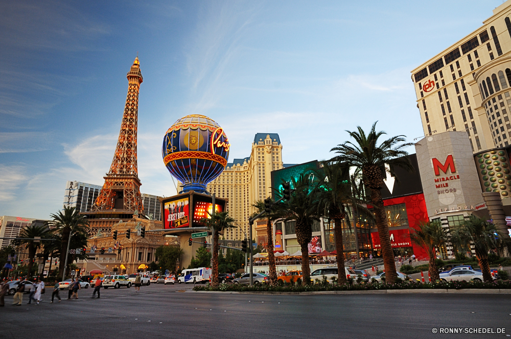 Las Vegas Park Darm-Trakt Stadt Architektur Gebäude Wahrzeichen Turm Reisen Nacht Himmel Stadtansicht Urban Kirche Hauptstadt Tourismus Kathedrale Fluss berühmte alt Straße Stadt Platz Geschichte Denkmal Religion Kuppel Zentrum Skyline Kultur Backstein Geschäftsviertel Licht Gebäude Innenstadt Brücke Tourist St Orthodoxe Bau Ballon Basil St. architektonische Uhr Gold Kreuz Wolkenkratzer Luft historischen heiße Luft Kino Museum bunte Attraktion Boot Struktur Haus heiß Landkreis Neu England groß Wolke 'Nabend aussenansicht Wasser finanzielle Szene Verkehr Theater Farbe Büro Platz Sport Straße Reflexion Retter Wolkenkratzer Besichtigungen Tour Antike Reiseziele Geschäft moderne Tempel Landschaft Sonnenuntergang am Wasser Basilikum-s Palast Abenteuer historische kommerzielle Ziel Lichter Schiff Sommer Tag landschaftlich park tract city architecture building landmark tower travel night sky cityscape urban church capital tourism cathedral river famous old street town square history monument religion dome center skyline culture brick business district light buildings downtown bridge tourist st orthodox construction balloon basil saint architectural clock gold cross skyscraper air historic hot air cinema museum colorful attraction boat structure house hot district new england tall cloud evening exterior water financial scene traffic theater color office place sport road reflection savior skyscrapers sightseeing tour ancient destinations business modern temple landscape sunset waterfront basil s palace adventure historical commercial destination lights ship summer day scenic