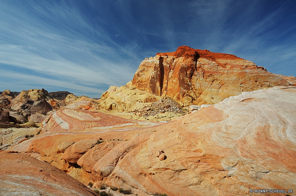 Valley of Fire State Park Sand Boden Erde Schlucht Wüste Fels Landschaft Park nationalen Himmel Sandstein Reisen Berg Stein Tal Klippe landschaftlich Felsen Berge Aushöhlung im freien Wildnis natürliche Wolken Südwesten Formationen Arid Geologie Tourismus trocken Szenerie Schlucht Westen geologische Land Landschaften Urlaub Orange im freien Bildung Gelände Denkmal Klippen Bögen Butte Mesa Sonnenuntergang Wandern Panorama Baum Bereich Horizont Spitze Bereich Szene westliche Wahrzeichen felsigen Staaten Extreme Hügel Sommer Sonnenlicht Sonne majestätisch heiß Tourist ruhige Straße Nationalpark Ehrfurcht Grand Hügel Tag gelb Wolke Wärme Braun im Südwesten Verwurzelung Antike niemand Aussicht entfernten Schmutz Klima Süden Sonnenaufgang Wasser friedliche sand soil earth canyon desert rock landscape park national sky sandstone travel mountain stone valley cliff scenic rocks mountains erosion outdoors wilderness natural clouds southwest formations arid geology tourism dry scenery ravine west geological land scenics vacation orange outdoor formation terrain monument cliffs arches butte mesa sunset hiking panoramic tree range horizon peak area scene western landmark rocky states extreme hill summer sunlight sun majestic hot tourist tranquil road national park awe grand hills day yellow cloud heat brown southwestern desolate ancient nobody vista remote dirt climate south sunrise water peaceful