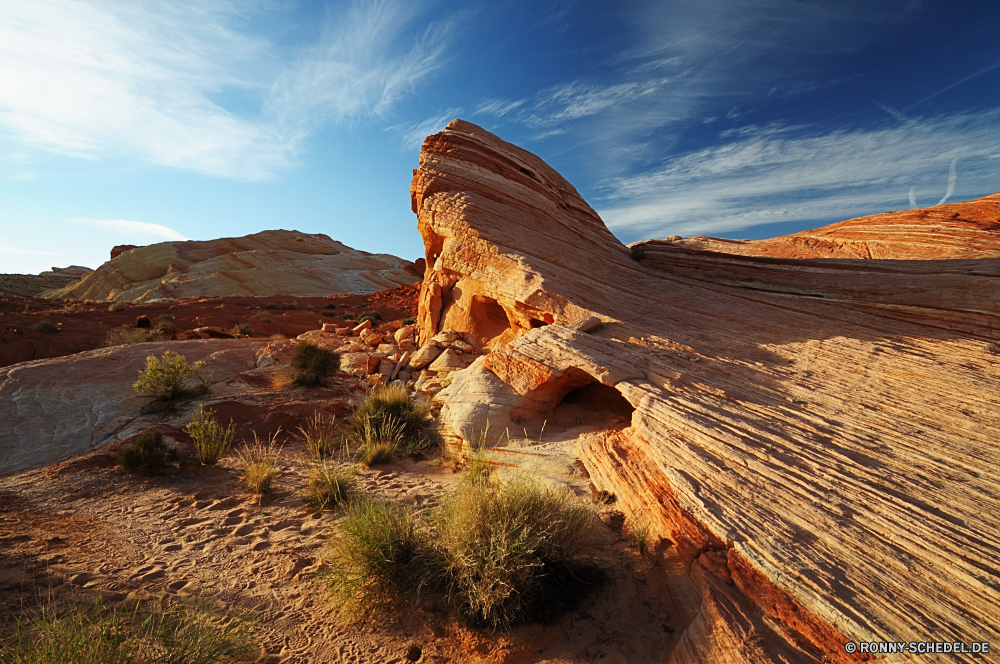 Valley of Fire State Park Schlucht Tal Schlucht Wüste Fels Landschaft Sand Himmel Reisen Berg Park nationalen Berge natürliche depression Wildnis Klippe Felsen Sandstein Wolken im freien landschaftlich Stein im freien Sonnenuntergang Tourismus natürliche Aushöhlung Südwesten Formationen Baum Urlaub Orange trocken Arid Szenerie geologische Westen Bögen Hochland Geologie Land sonnig Verwurzelung Sonne Kaktus Sonnenaufgang Bereich Wahrzeichen entfernten Wandern Panorama Wolke Grand Mesa Felge Umgebung Spitze gelb Landschaften Boden Abenteuer Sommer Tourist Fluss Hügel Entwicklung des ländlichen Gras Hügel Denkmal heiß Horizont Düne Ehrfurcht Gelände Aussicht westliche felsigen Szene Süden Pflanze friedliche Landschaft Straße Wasser Butte Nationalpark Bereich Erde Land geologische formation Wärme Bäume canyon valley ravine desert rock landscape sand sky travel mountain park national mountains natural depression wilderness cliff rocks sandstone clouds outdoors scenic stone outdoor sunset tourism natural erosion southwest formations tree vacation orange dry arid scenery geological west arches highland geology land sunny desolate sun cactus sunrise range landmark remote hiking panoramic cloud grand mesa rim environment peak yellow scenics soil adventure summer tourist river hills rural grass hill monument hot horizon dune awe terrain vista western rocky scene south plant peaceful countryside road water butte national park area earth country geological formation heat trees