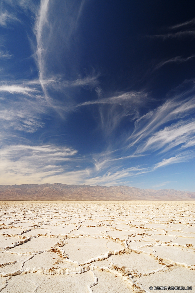 Death Valley National Park Düne Sand Wüste Landschaft Himmel Reisen Wolken Sommer Strand Sonne Dünen Horizont trocken Szenerie im freien sonnig Land landschaftlich Boden Tourismus Wärme Meer Ozean heiß im freien Urlaub Küste Abenteuer sandigen Wolke Orange Berge Erde Sonnenuntergang Berg natürliche Insel Atmosphäre Sonnenlicht Wasser gelb Park Küste klar außerhalb Tropischer Arid ruhige Wetter Baum Urlaub Welle Darm-Trakt nationalen niemand Safari Ufer Szene Steppe Dürre Marokko Reiner Umgebung Landschaften Fels Hügel Einsamkeit Tourist Paradies Tag bewölkt Sonnenaufgang Sonnenschein Ziel Land Tal Gelände einsam Extreme Wellen friedliche Landschaft romantische bunte Exploration leere Panorama Wolkengebilde Stein idyllische Reise 'Nabend Pflanze Schatten Gras Schlucht Saison dune sand desert landscape sky travel clouds summer beach sun dunes horizon dry scenery outdoor sunny land scenic soil tourism heat sea ocean hot outdoors vacation coast adventure sandy cloud orange mountains earth sunset mountain natural island atmosphere sunlight water yellow park coastline clear outside tropical arid tranquil weather tree holiday wave tract national nobody safari shore scene steppe drought morocco plain environment scenics rock hill solitude tourist paradise day cloudy sunrise sunshine destination country valley terrain lonely extreme waves peaceful countryside romantic colorful exploration empty panoramic cloudscape stone idyllic journey evening plant shadow grass canyon season