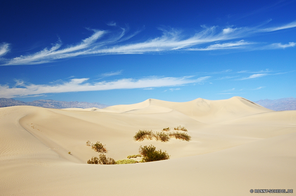 Death Valley National Park Düne Sand Landschaft Himmel Wüste Wolken Sonne Boden Erde Hügel Reisen Berg Sonnenlicht im freien Sommer Umgebung Licht Wetter bewölkt Wolke Tag hoch landschaftlich Wolkengebilde klar Land Szenerie Tourismus Frühling Horizont Berge Spitze sonnig Saison Winter Schnee Bereich hell Szene Luft Raum Panorama im freien Sonnenuntergang Himmel Farbe Darm-Trakt Klima Atmosphäre Meteorologie Sonnenschein trocken Landschaft Bedeckter Himmel ruhige Himmel Abenteuer Sonnenaufgang Frieden Baum Urlaub natürliche gelb niemand Dünen Wind Welle Hochland Einsamkeit Marokko Entwicklung des ländlichen majestätisch Extreme flauschige Land Fels Panorama kalt Wärme Wildnis Eis idyllische außerhalb Wasser Orange Reise Gestaltung Tapete 'Nabend heiß Straße Skifahren Urlaub saisonale Ski Alpine schneebedeckt Gelände Exploration Wandern Landschaften Pfad Rasen Feld globale Wiese bunte Gras dune sand landscape sky desert clouds sun soil earth hill travel mountain sunlight outdoors summer environment light weather cloudy cloud day high scenic cloudscape clear land scenery tourism spring horizon mountains peak sunny season winter snow range bright scene air space panoramic outdoor sunset heavens color tract climate atmosphere meteorology sunshine dry countryside overcast tranquil heaven adventure sunrise peace tree vacation natural yellow nobody dunes wind wave highland solitude morocco rural majestic extreme fluffy country rock panorama cold heat wilderness ice idyllic outside water orange journey design wallpaper evening hot road skiing holiday seasonal ski alpine snowy terrain exploration hiking scenics path lawn field global meadow colorful grass