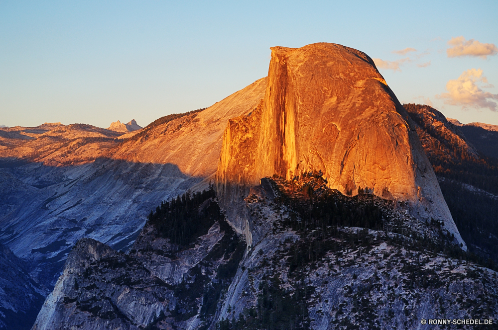 Yosemite National Park Berg Vulkan Landschaft Berge geologische formation Himmel Bereich Reisen Hochland natürliche Höhe Spitze Park Fels Tal nationalen Wolken Schlucht Szenerie im freien Tourismus landschaftlich Hügel Schnee Wandern Klippe Wüste natürliche im freien hoch Sonnenaufgang Wildnis Umgebung Wild Klettern Wolke Baum Sonnenuntergang Stein Linie Felsen Gletscher Schlucht Mount Fluss Wanderung Sommer Eis Panorama Abenteuer Gipfeltreffen majestätisch Szene Geologie Aussicht Hügel Land Wald Trek Wandern Wasser Bäume kalt Gras am Morgen Landschaft Sonne steilen vulkanische Land Entwicklung des ländlichen Herbst Aushöhlung Klettern übergeben felsigen Sand Ziel Nach oben See Urlaub Horizont Landschaften Tour Westen außerhalb Panorama Ruhe natürliche depression Sonnenlicht mountain volcano landscape mountains geological formation sky range travel highland natural elevation peak park rock valley national clouds canyon scenery outdoors tourism scenic hill snow hiking cliff desert natural outdoor high sunrise wilderness environment wild climbing cloud tree sunset stone line rocks glacier ravine mount river hike summer ice panorama adventure summit majestic scene geology vista hills land forest trek trekking water trees cold grass morning countryside sun steep volcanic country rural autumn erosion climb pass rocky sand destination top lake vacation horizon landscapes tour west outside panoramic calm natural depression sunlight