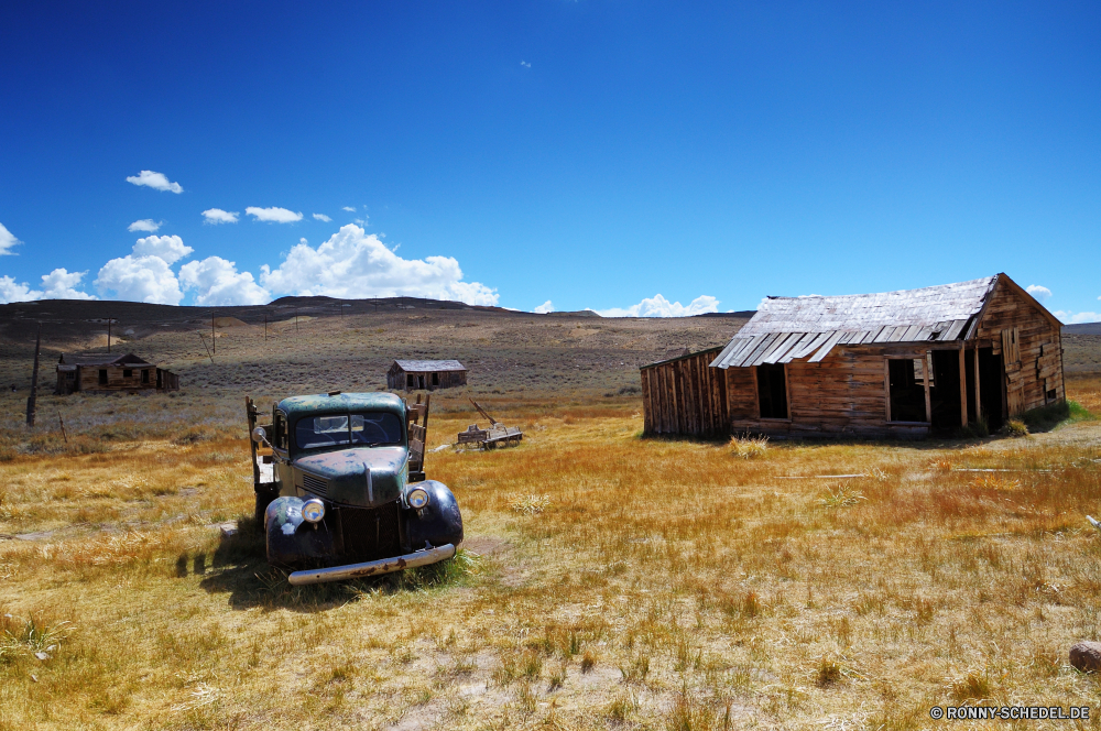 Bodie State Historic Park Steppe Reiner Land Feld Auto Bauernhof Himmel Gras Landschaft Entwicklung des ländlichen Landwirtschaft Traktor Heu Jeep Kfz Wiese LKW Fahrzeug Sommer Landbau im freien Landschaft Landwirt Ernte Ausrüstung Szene Straße Maschinen Arbeit Ernte Korn Herbst Land Ackerland Wolke Weizen Horizont Transport Maschine Reisen Futter Auto Feed Essen Verkehr landwirtschaftlichen Motor Rad gelb Frühling Saison Sonne sonnig Industrie Pflanze Ernte Umgebung Laufwerk Samen Berg Gold fahren Mais cereal landschaftlich Radfahrzeug Pflug Sport Häcksler Abholung alt Wachstum Stroh schwere Mann Berge Baum Geschwindigkeit Reifen im freien Sonnenlicht Erde Roggen Tag Weide Abenteuer Wolken bewölkt trocken fallen natürliche kombinieren Gerste Werkzeug Staub Raum Golden Motor außerhalb Auto Gebäude Wüste wachsen Person Zeit Freiheit Wetter Sonnenuntergang Arbeiten steppe plain land field car farm sky grass landscape rural agriculture tractor hay jeep motor vehicle meadow truck vehicle summer farming outdoor countryside farmer harvest equipment scene road machinery work crop grain autumn country farmland cloud wheat horizon transportation machine travel fodder auto feed food transport agricultural motor wheel yellow spring season sun sunny industry plant harvesting environment drive seed mountain gold driving corn cereal scenic wheeled vehicle plow sport harvester pickup old growth straw heavy man mountains tree speed tire outdoors sunlight earth rye day pasture adventure clouds cloudy dry fall natural combine barley tool dust space golden engine outside automobile building desert grow person time freedom weather sunset working