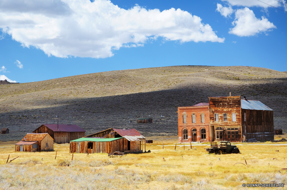 Bodie State Historic Park Scheune Wirtschaftsgebäude Gebäude Struktur Haus Himmel Entwicklung des ländlichen Landschaft alt Dach Bauernhof Wolken Land Feld Architektur Gras Berg Startseite Landschaft landschaftlich Reisen Bäume Hütte Holz Sommer Landwirtschaft aus Holz historischen Häuser Tourismus Rustikale Wüste Szenerie traditionelle Ferienhaus Baum Schnee Urlaub Dorf Berge aussenansicht Wiese Wald Immobilien Real friedliche Sand Schuppen Wasser Antike Tür Bau Landbau Winter Gebäude im freien Fenster im freien Backstein Küste Geschichte aufgegeben Wolke Strand Insel Horizont barn farm building building structure house sky rural landscape old roof farm clouds country field architecture grass mountain home countryside scenic travel trees hut wood summer agriculture wooden historic houses tourism rustic desert scenery traditional cottage tree snow vacation village mountains exterior meadow forest estate real peaceful sand shed water ancient door construction farming winter buildings outdoor window outdoors brick coast history abandoned cloud beach island horizon